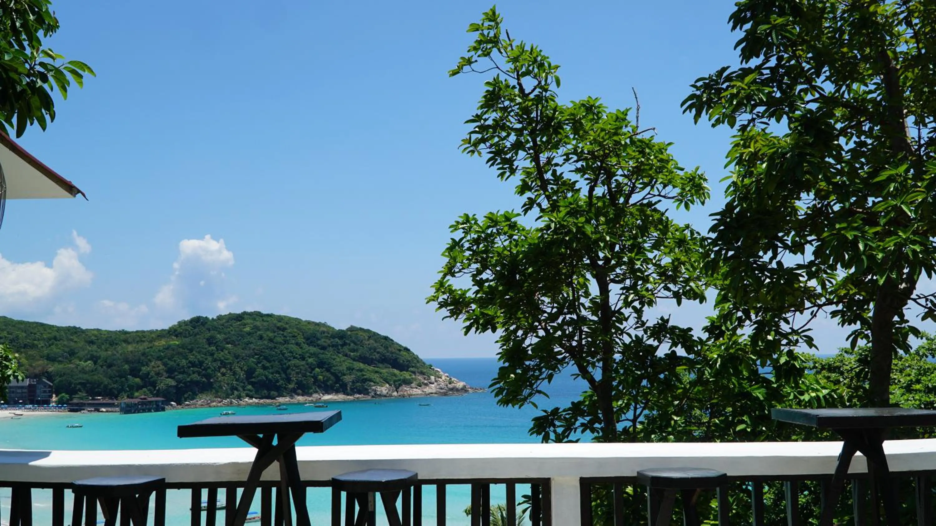 Restaurant/places to eat in Aman Dan Laut