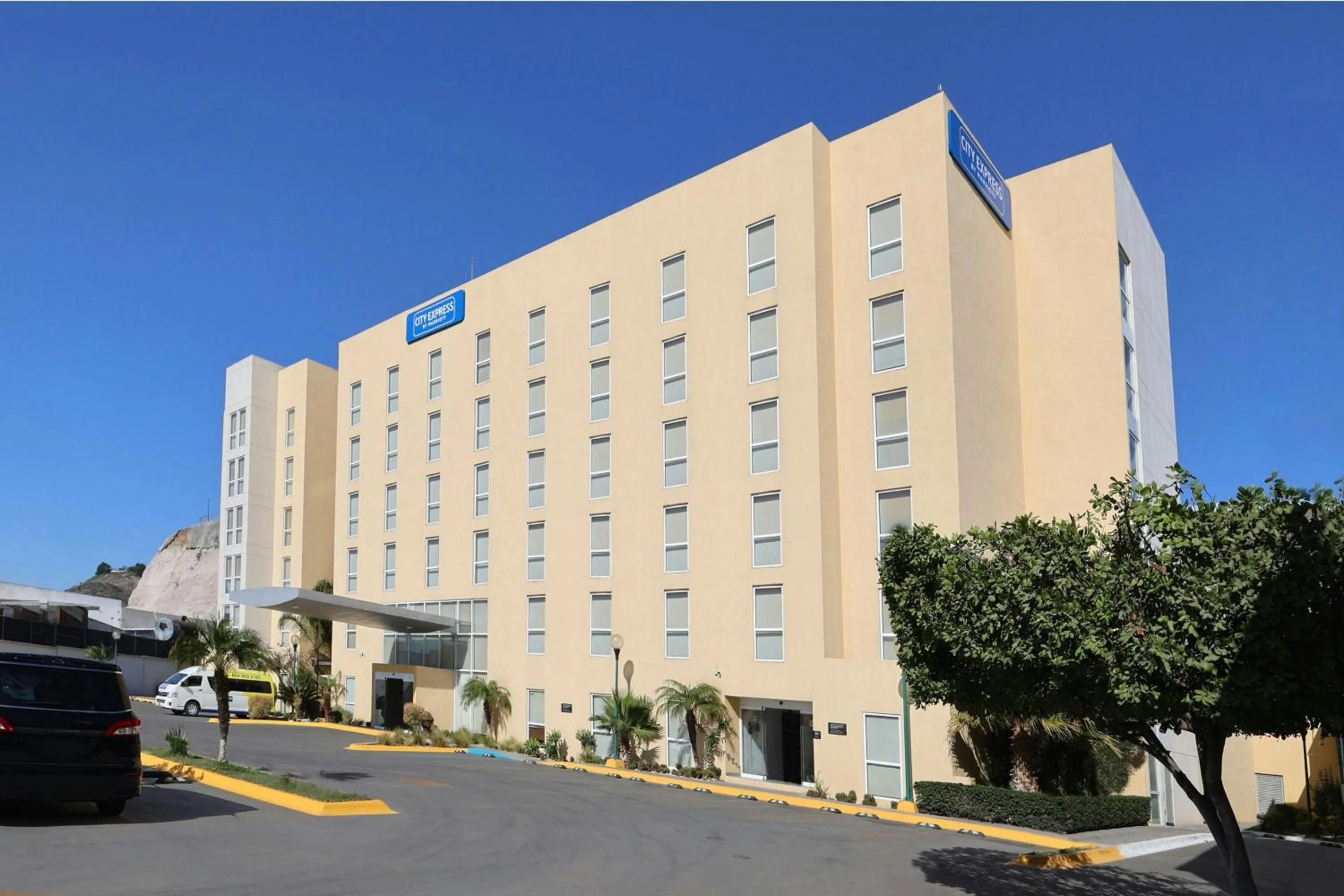 Property building in City Express by Marriott Tijuana Insurgentes