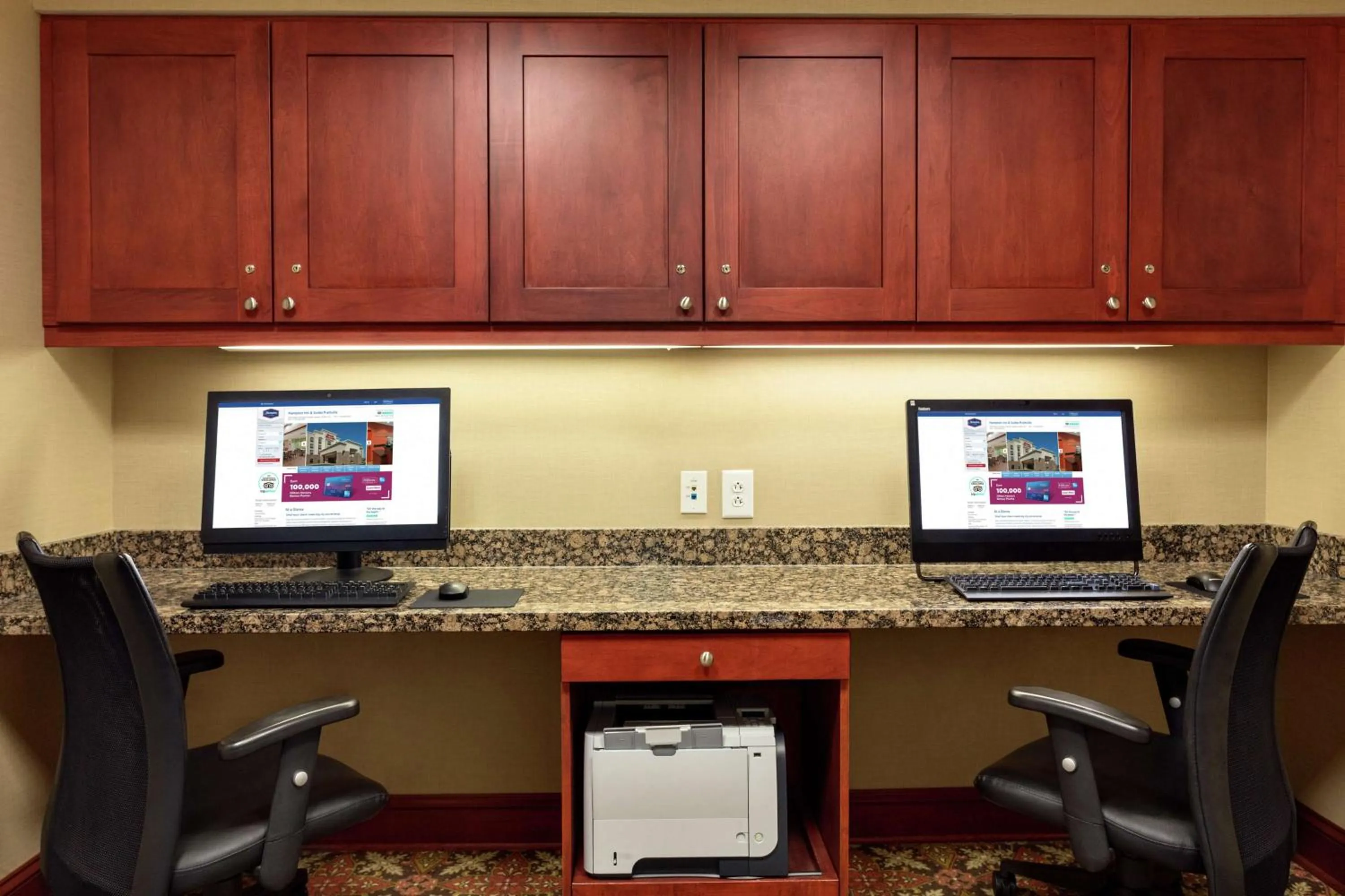 Business facilities in Hampton Inn & Suites Prattville