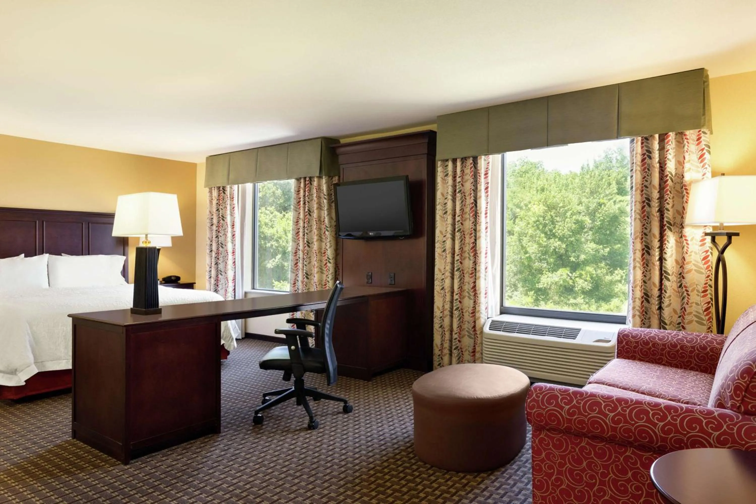 Bedroom, Bed in Hampton Inn & Suites Prattville