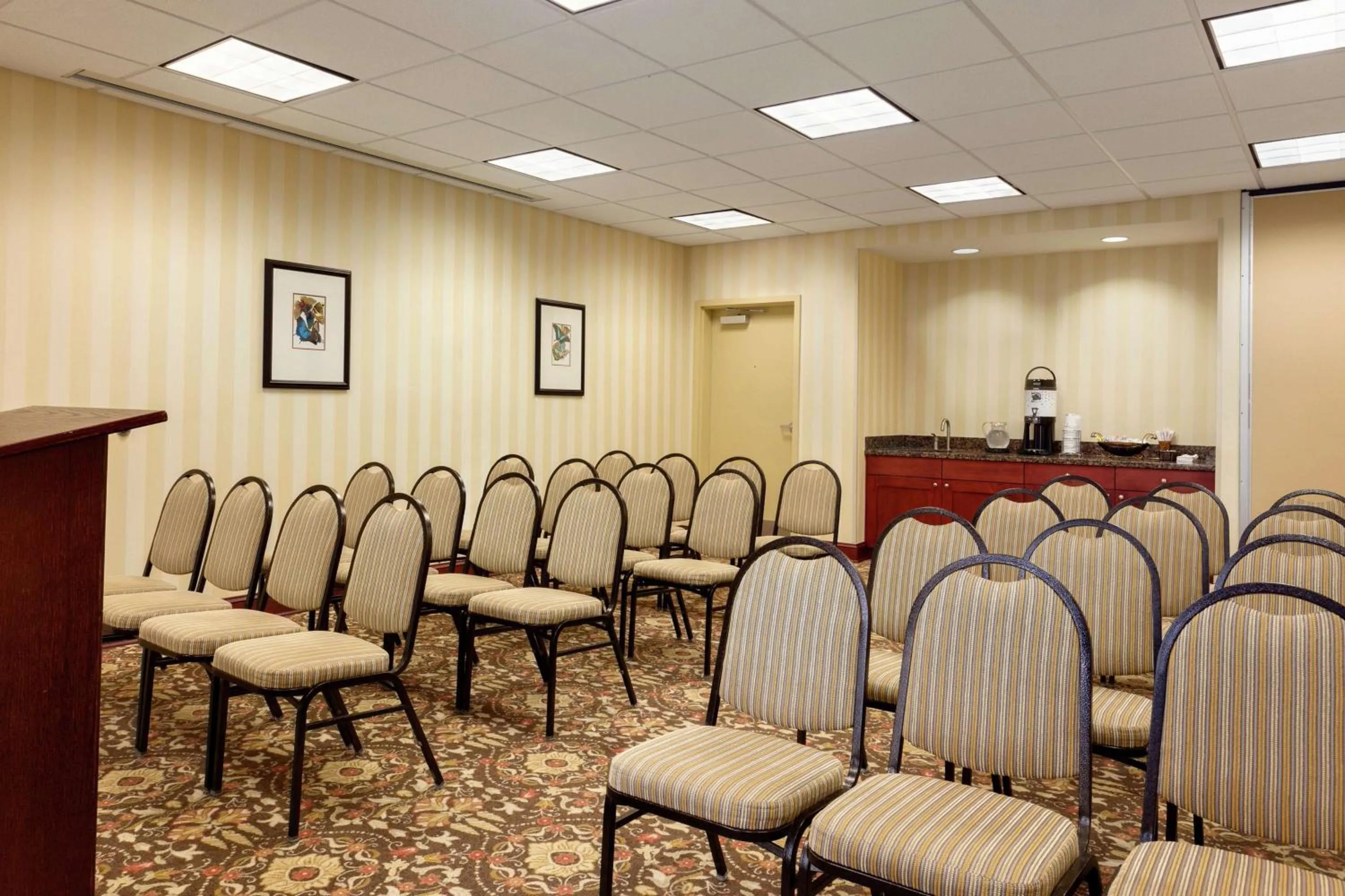 Meeting/conference room in Hampton Inn & Suites Prattville