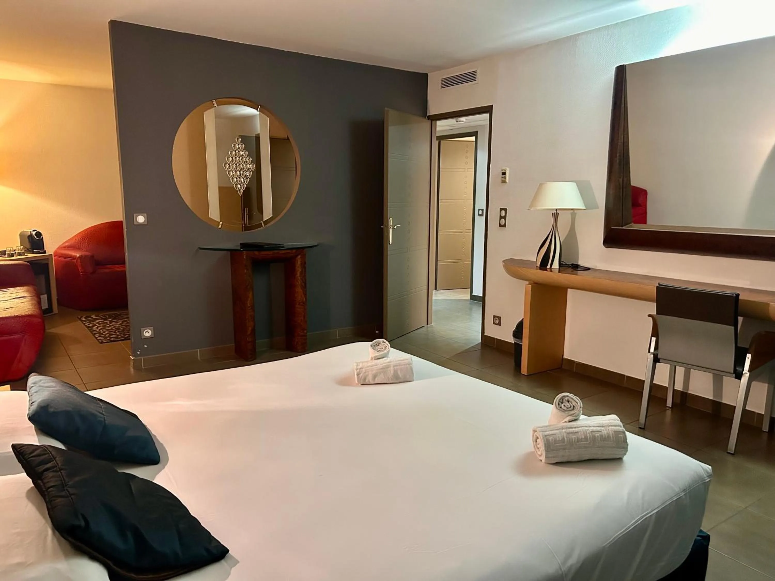 Bedroom, Bed in Logis Hôtel La Fauceille