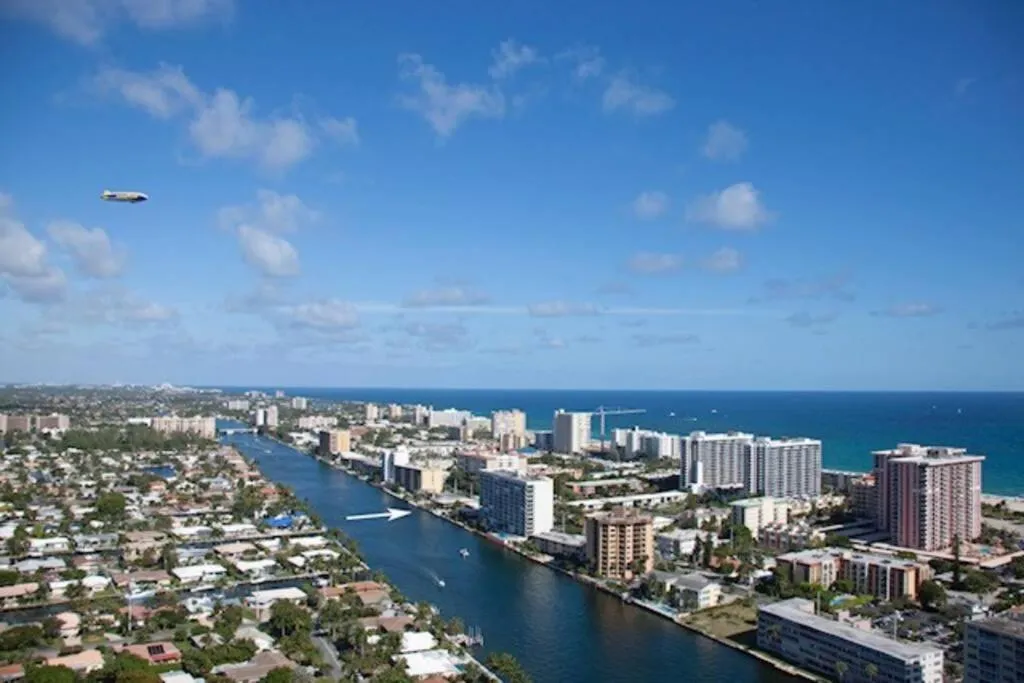 Aloha Apartments On the Intracoastal-Walk to the Beach