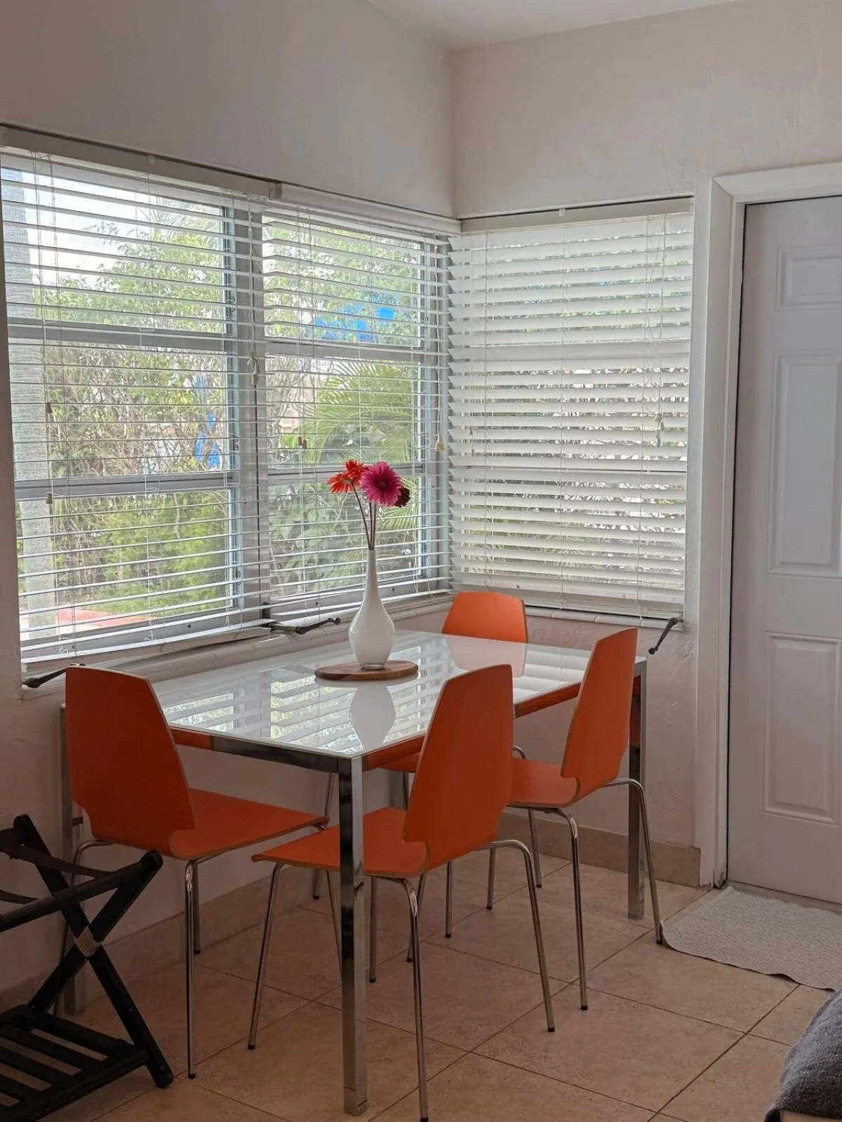 Aloha Apartments On the Intracoastal-Walk to the Beach