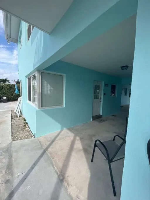 Aloha Apartments On the Intracoastal-Walk to the Beach