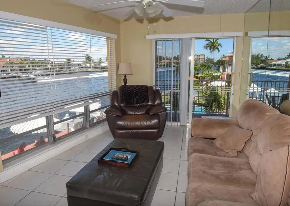 Aloha Apartments On the Intracoastal-Walk to the Beach