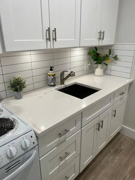 Aloha Apartments On the Intracoastal-Walk to the Beach