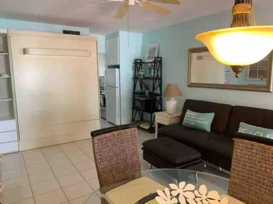 Aloha Apartments On the Intracoastal-Walk to the Beach