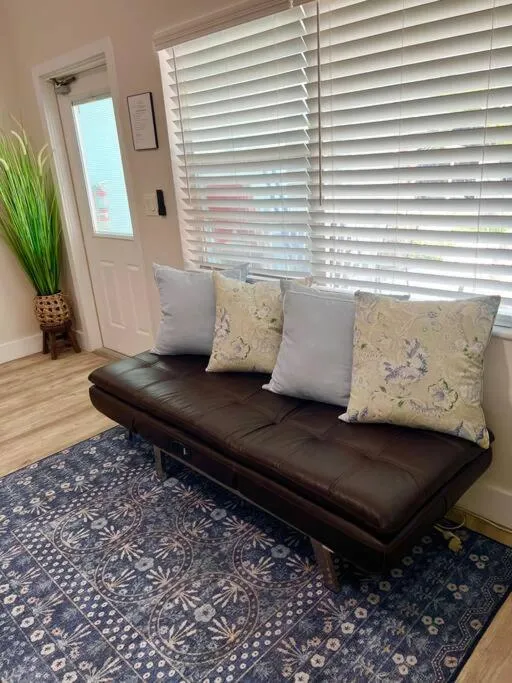 Aloha Apartments On the Intracoastal-Walk to the Beach