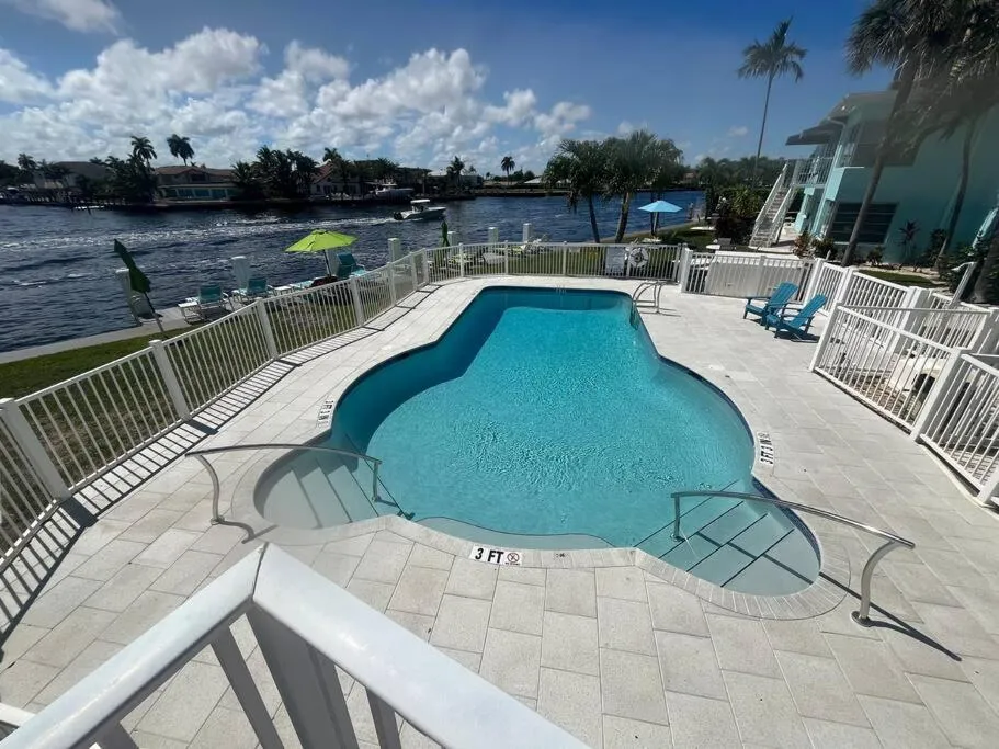 Aloha Apartments On the Intracoastal-Walk to the Beach