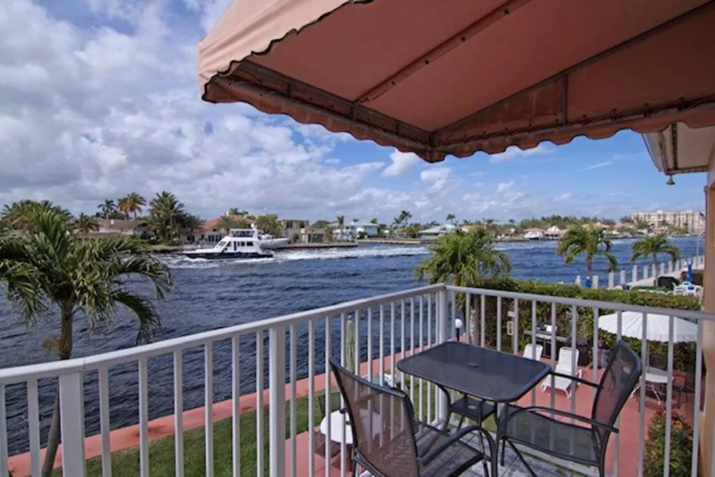 Aloha Apartments On the Intracoastal-Walk to the Beach