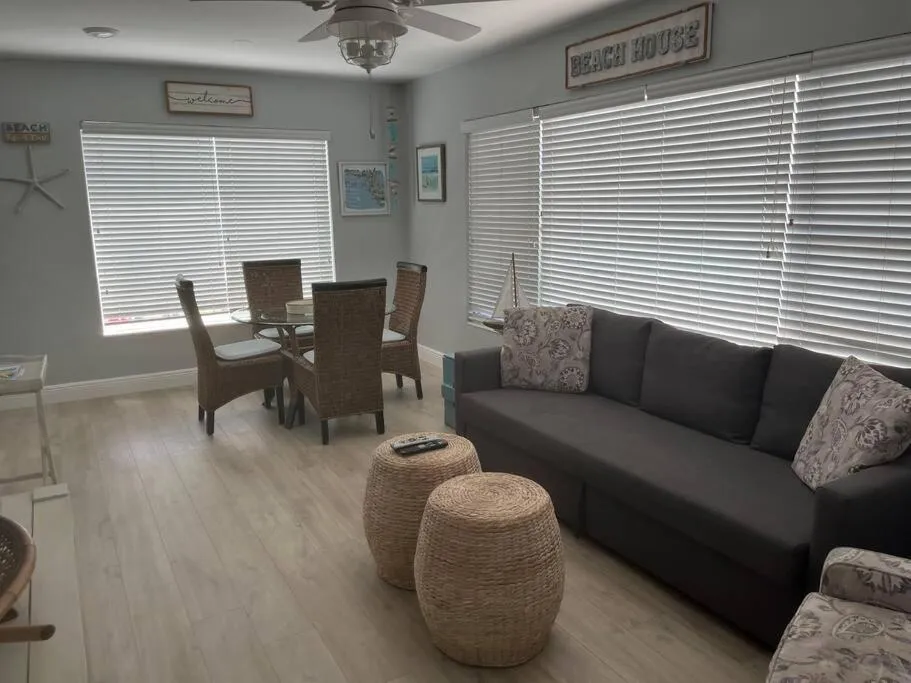 Aloha Apartments On the Intracoastal-Walk to the Beach