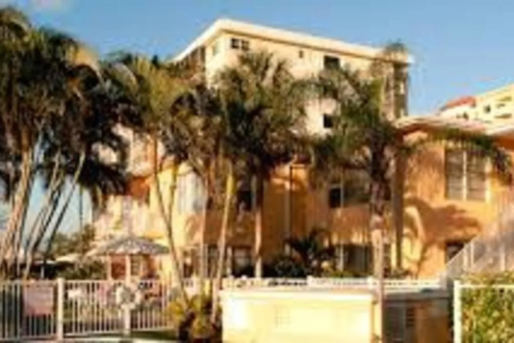 Aloha Apartments On the Intracoastal-Walk to the Beach