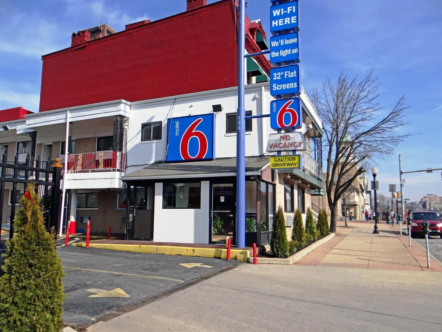 Property building in Motel 6 Baltimore MD
