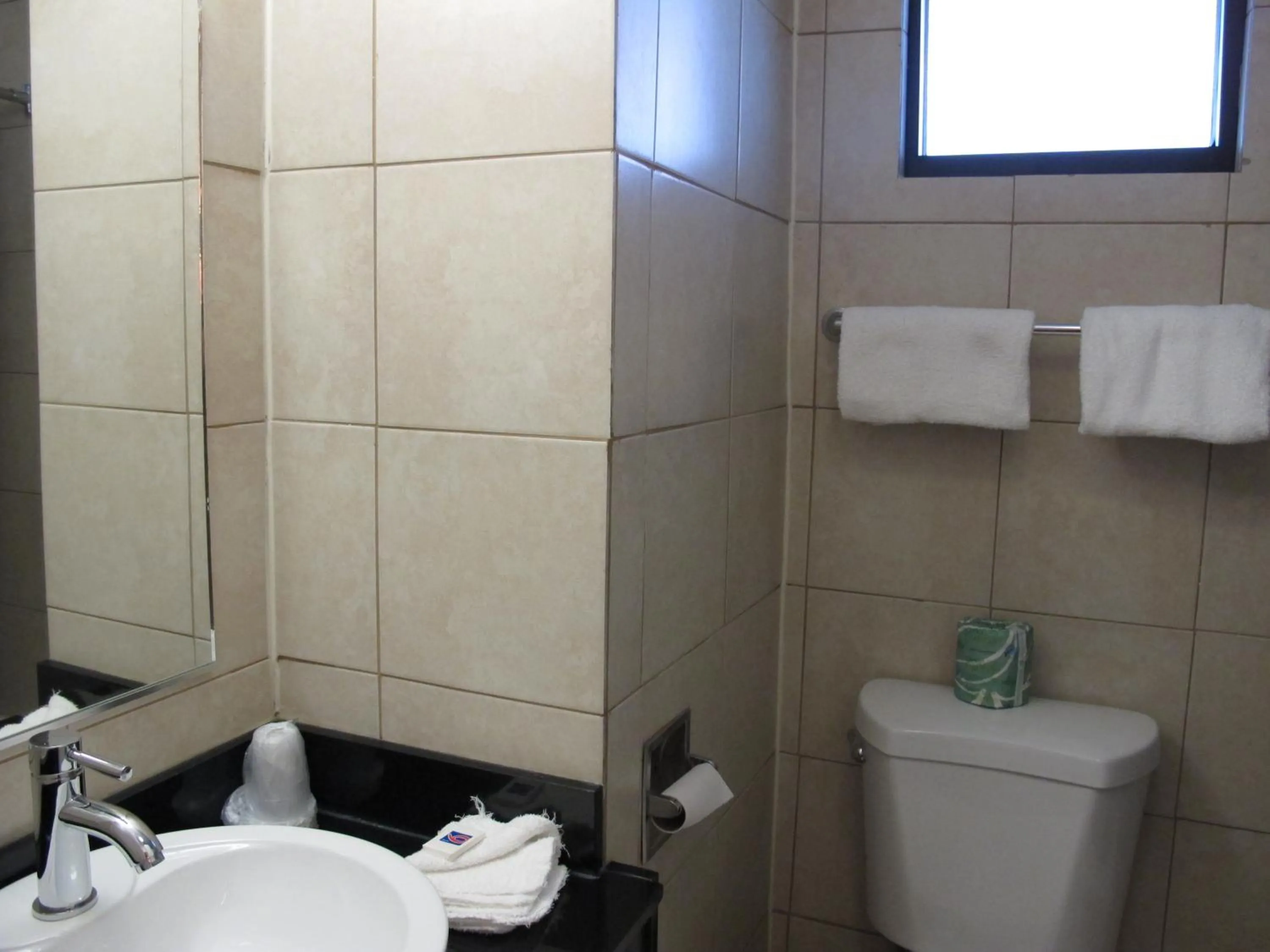 Bathroom in Motel 6 Baltimore MD