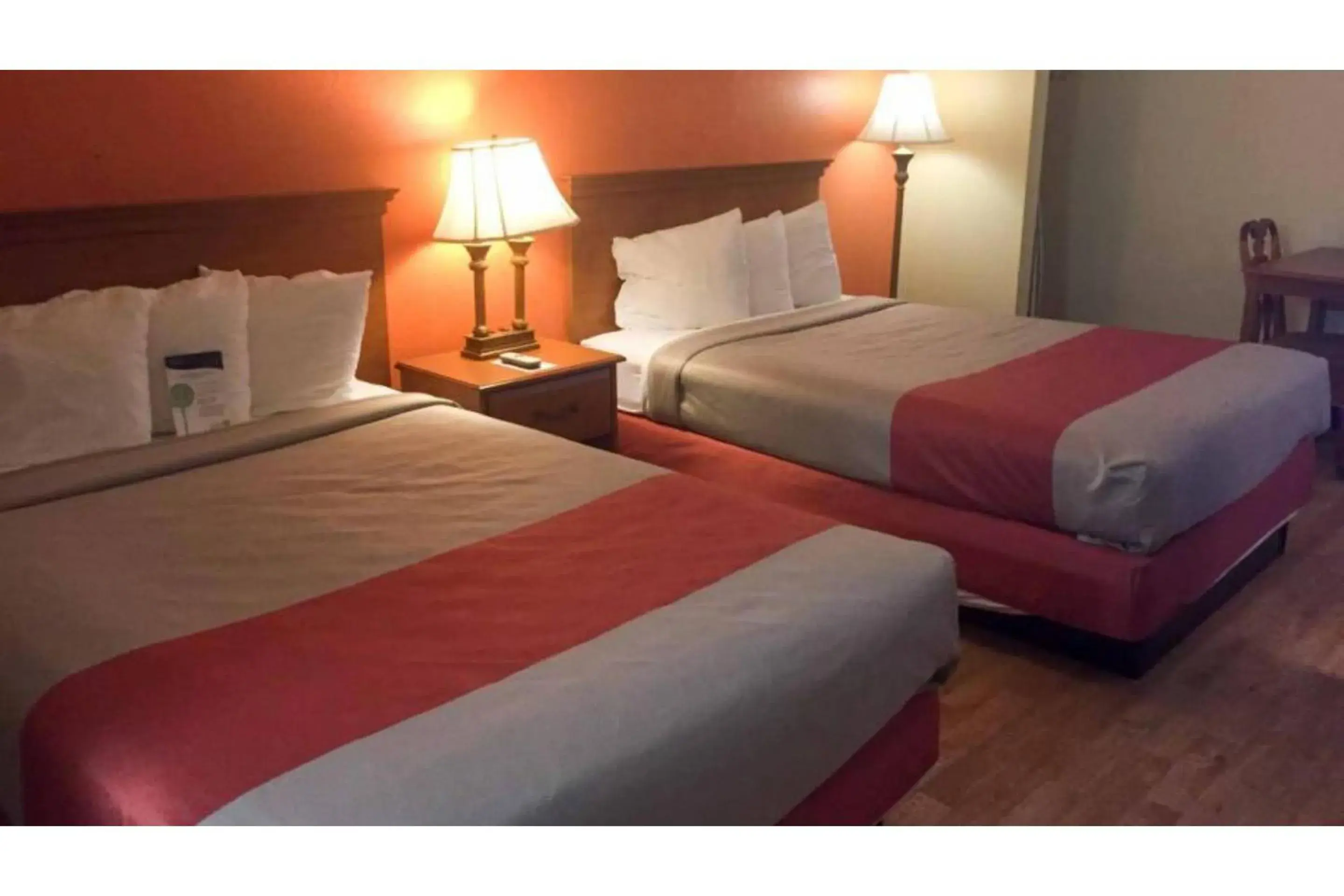 Quadruple Room - single occupancy - Disability Access - Smoking in Motel 6 Baltimore MD Quadruple Room - single occupancy - Disability Access - Smoking in Motel 6 Baltimore MD