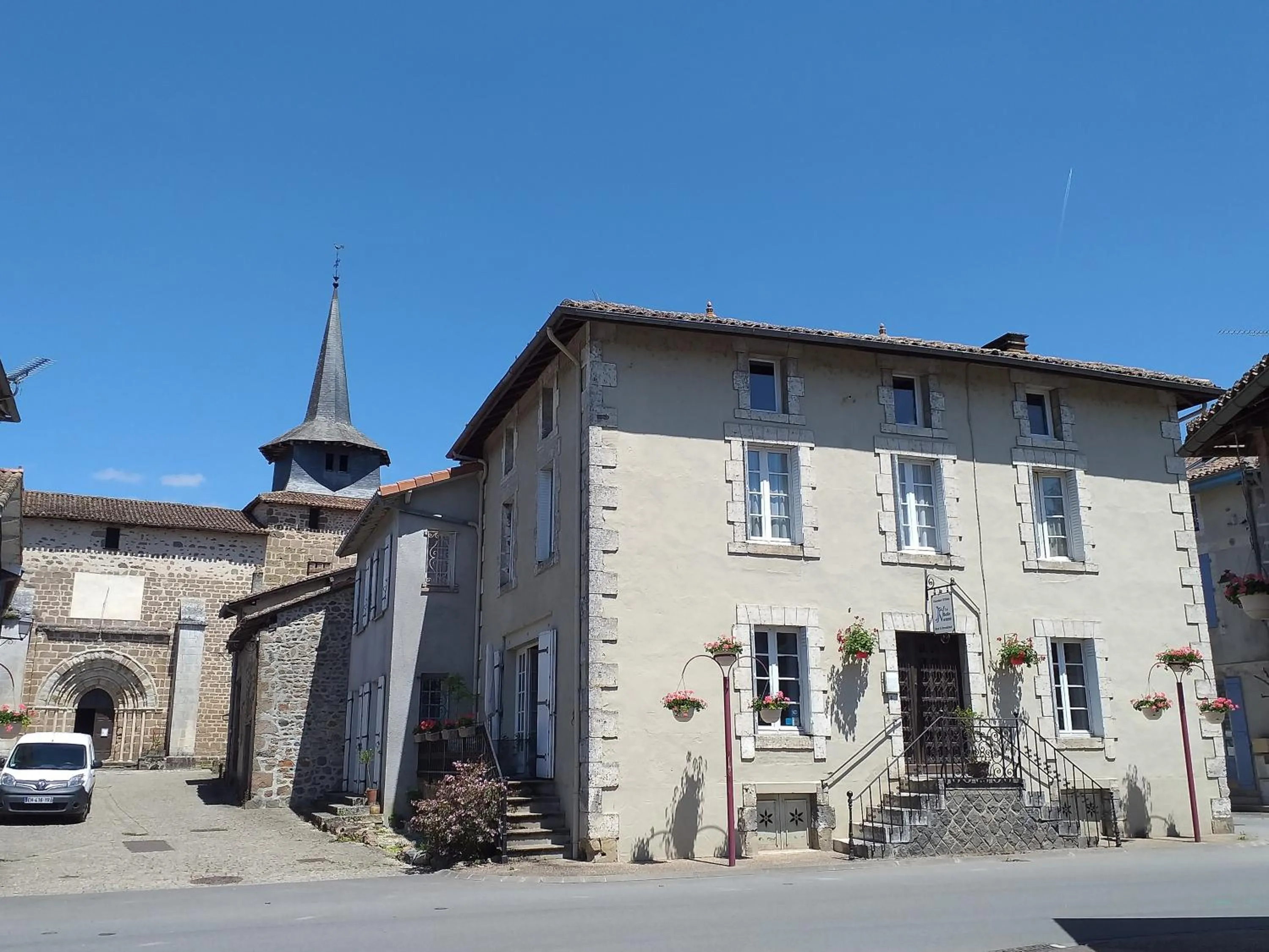 Facade/entrance in La Belle Vienne