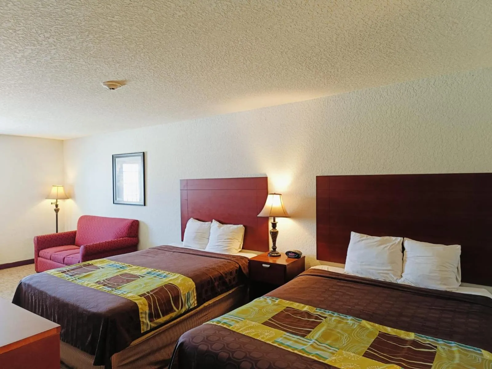 2 Queen Beds Non-Smoking in Hotel O Bien Venido Pearsall I-35