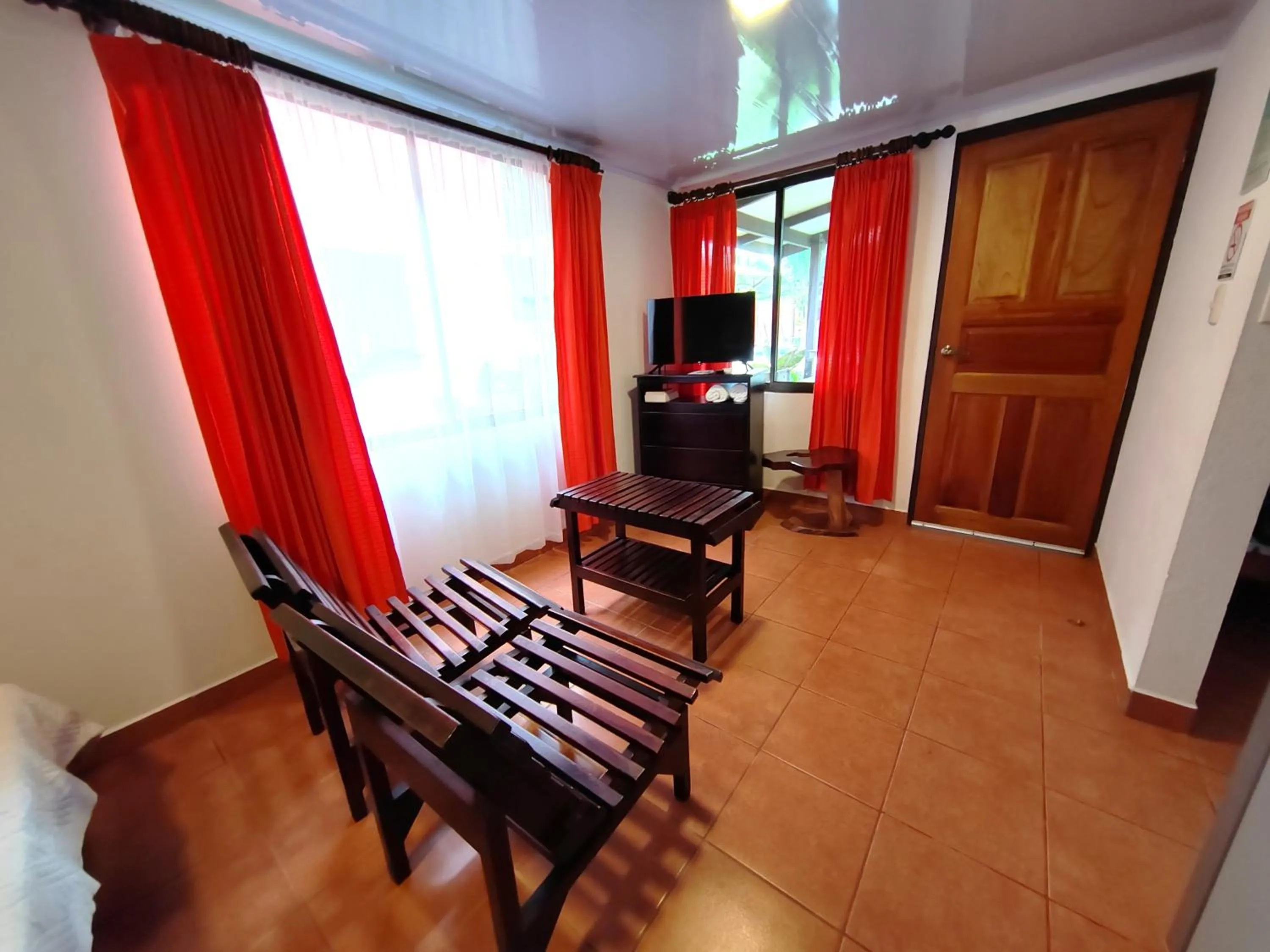 TV and multimedia in Hotel Los Ranchos