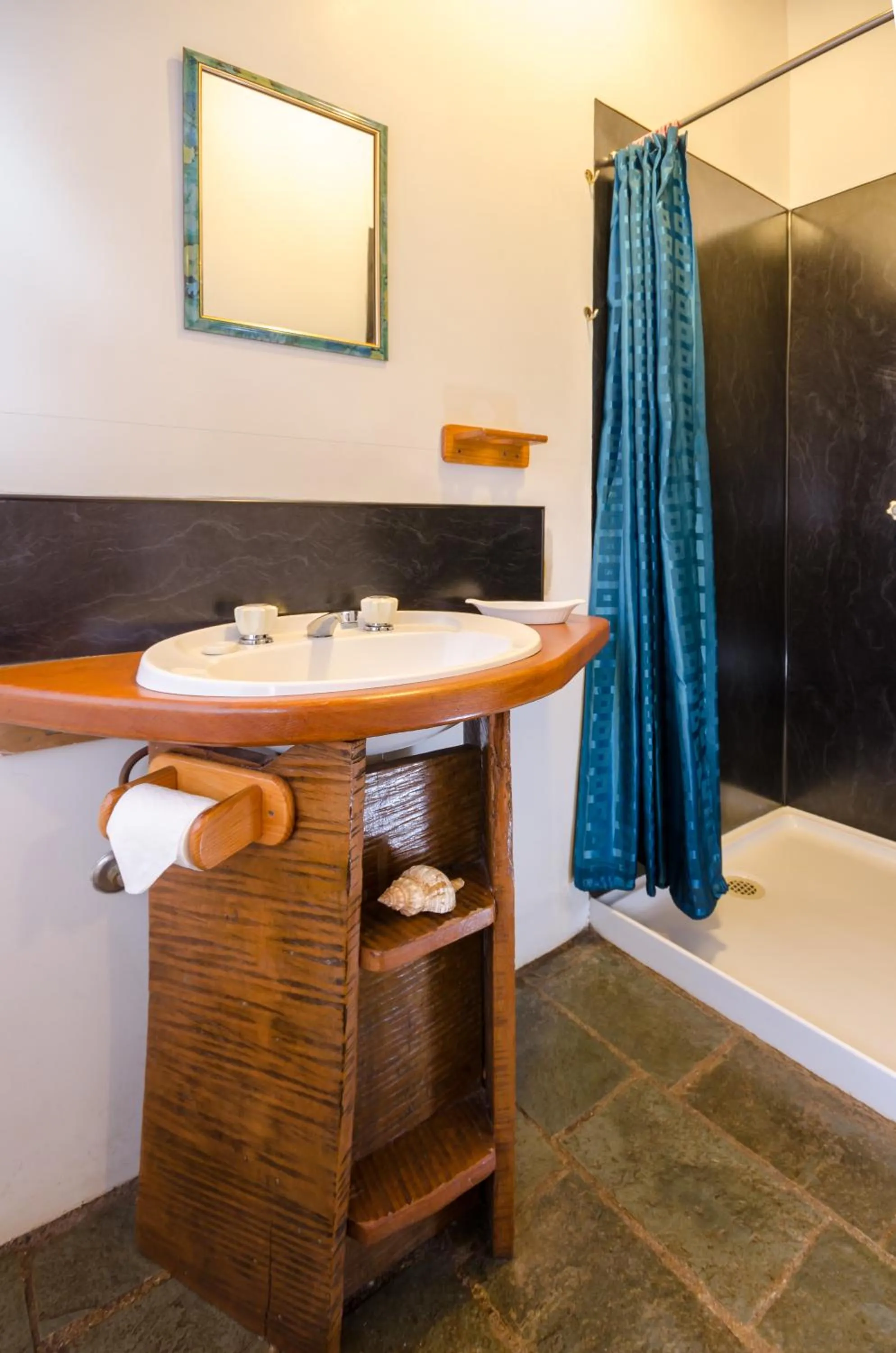 Bathroom in Epiphyte B & B