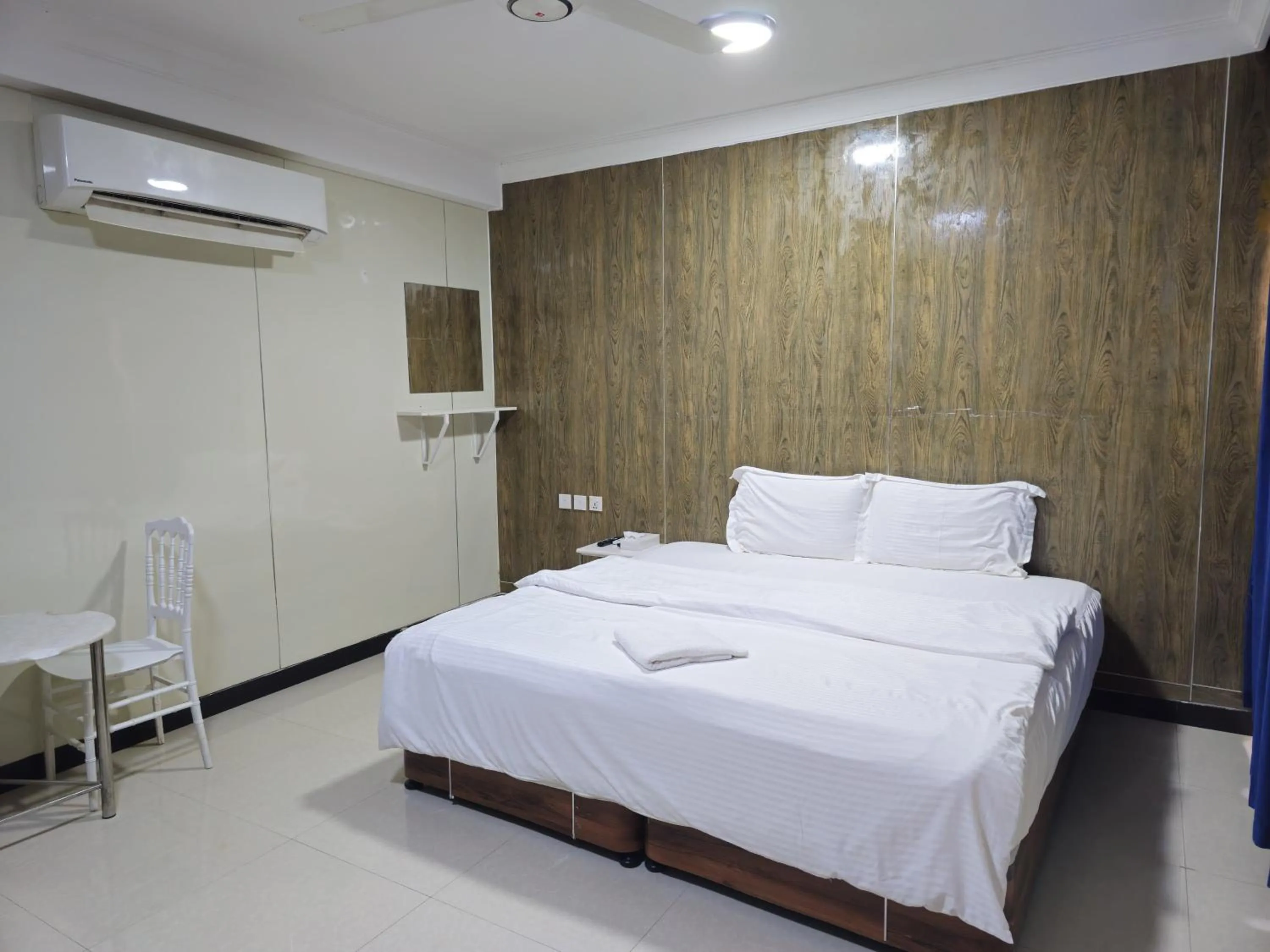 Bed in Al Rayyan Hotel Apartments Muscat