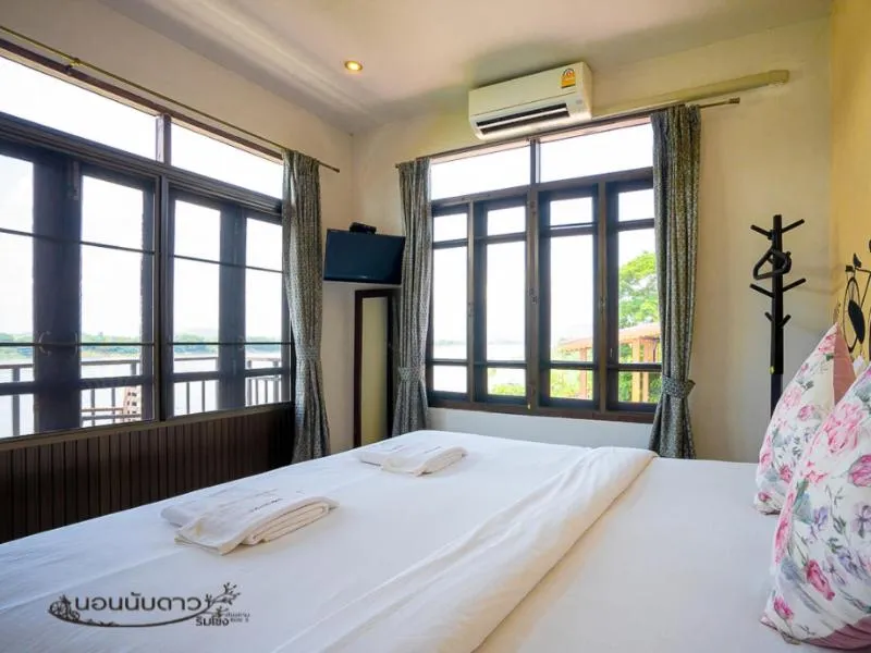 Bed in Norn Nab Dao Rimkhong