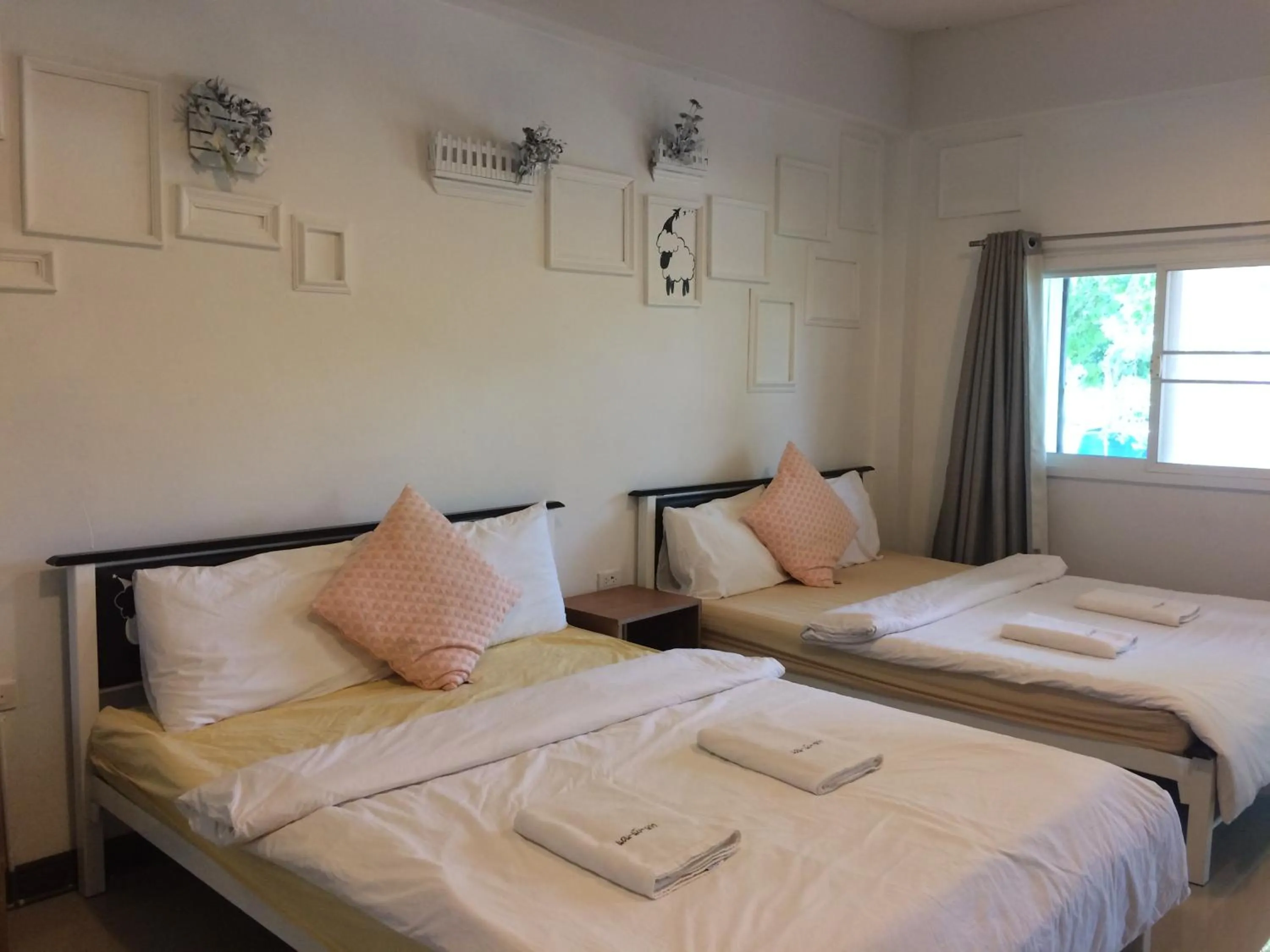 Bed in Norn Nab Dao RimPhu Resort