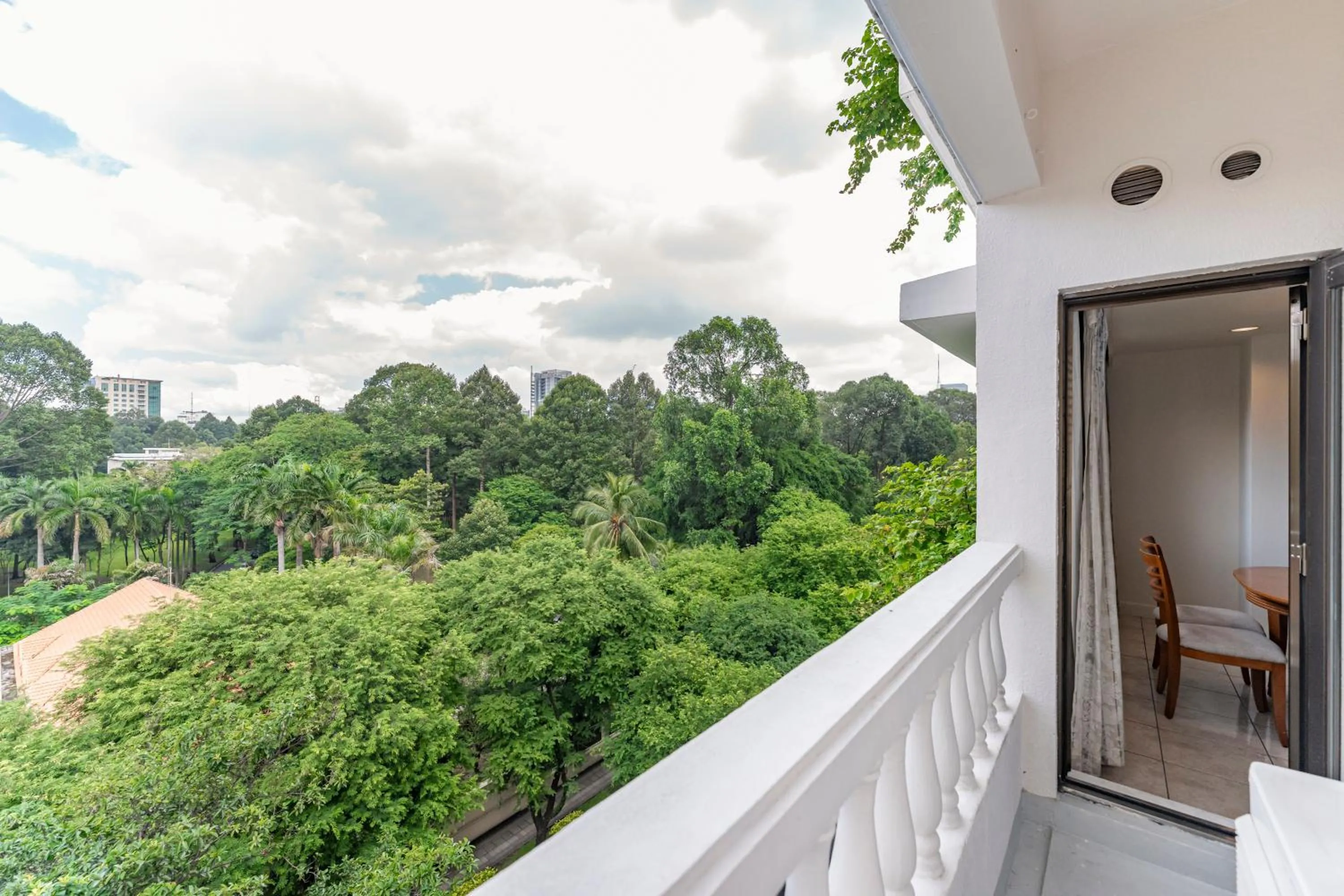 Patio in Garden View Court Suites Ho Chi Minh City