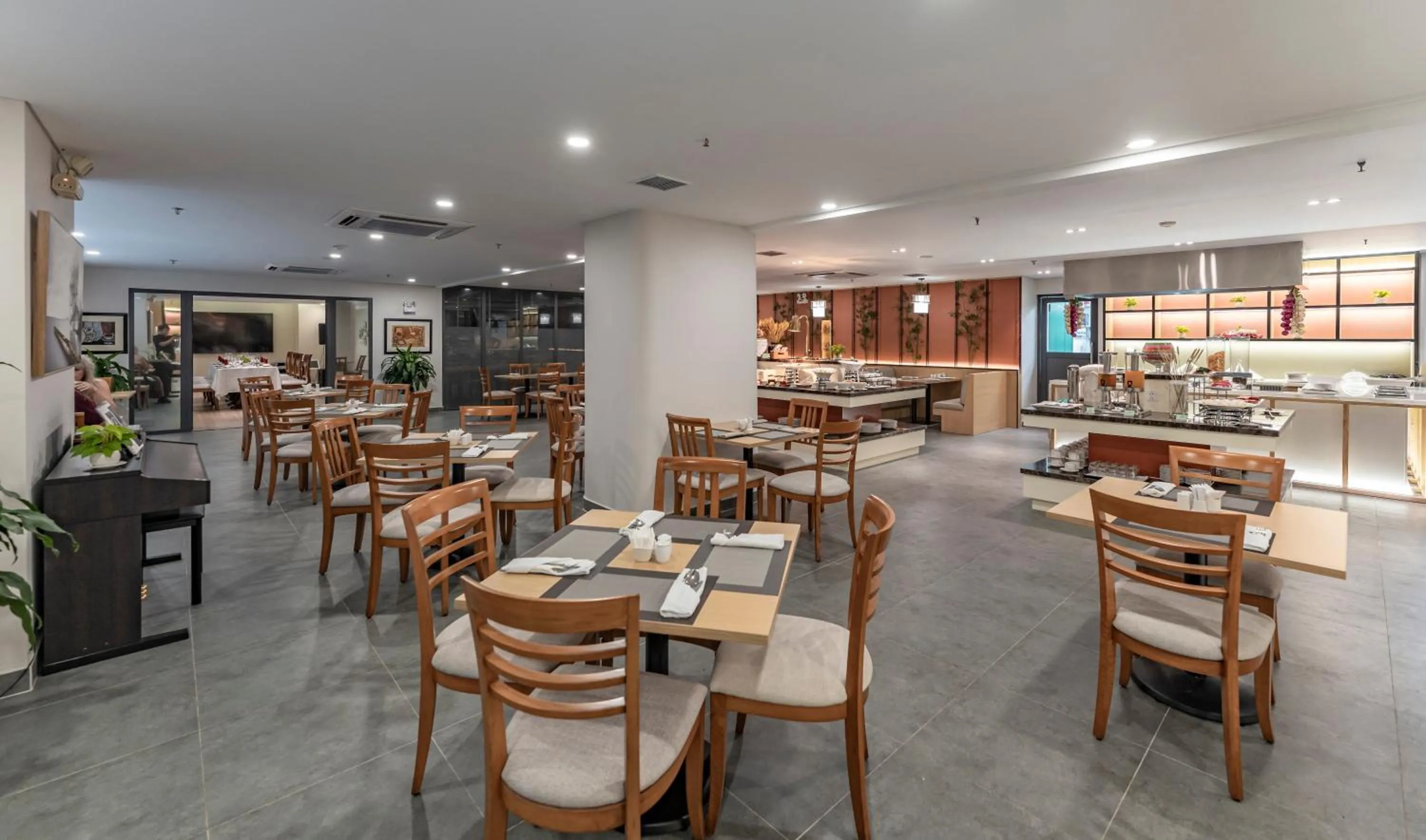 Restaurant/places to eat in Garden View Court Suites Ho Chi Minh City