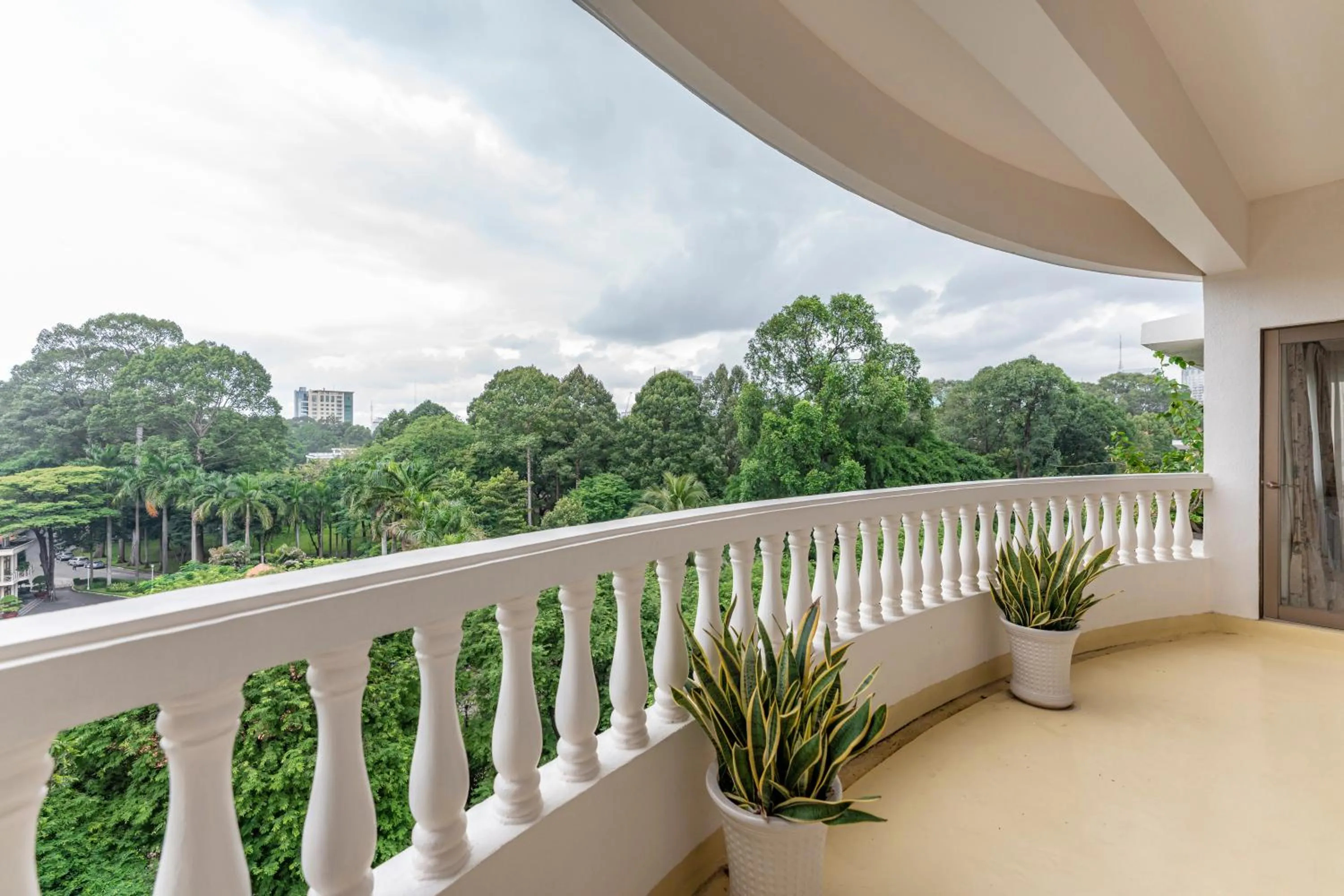 Patio in Garden View Court Suites Ho Chi Minh City