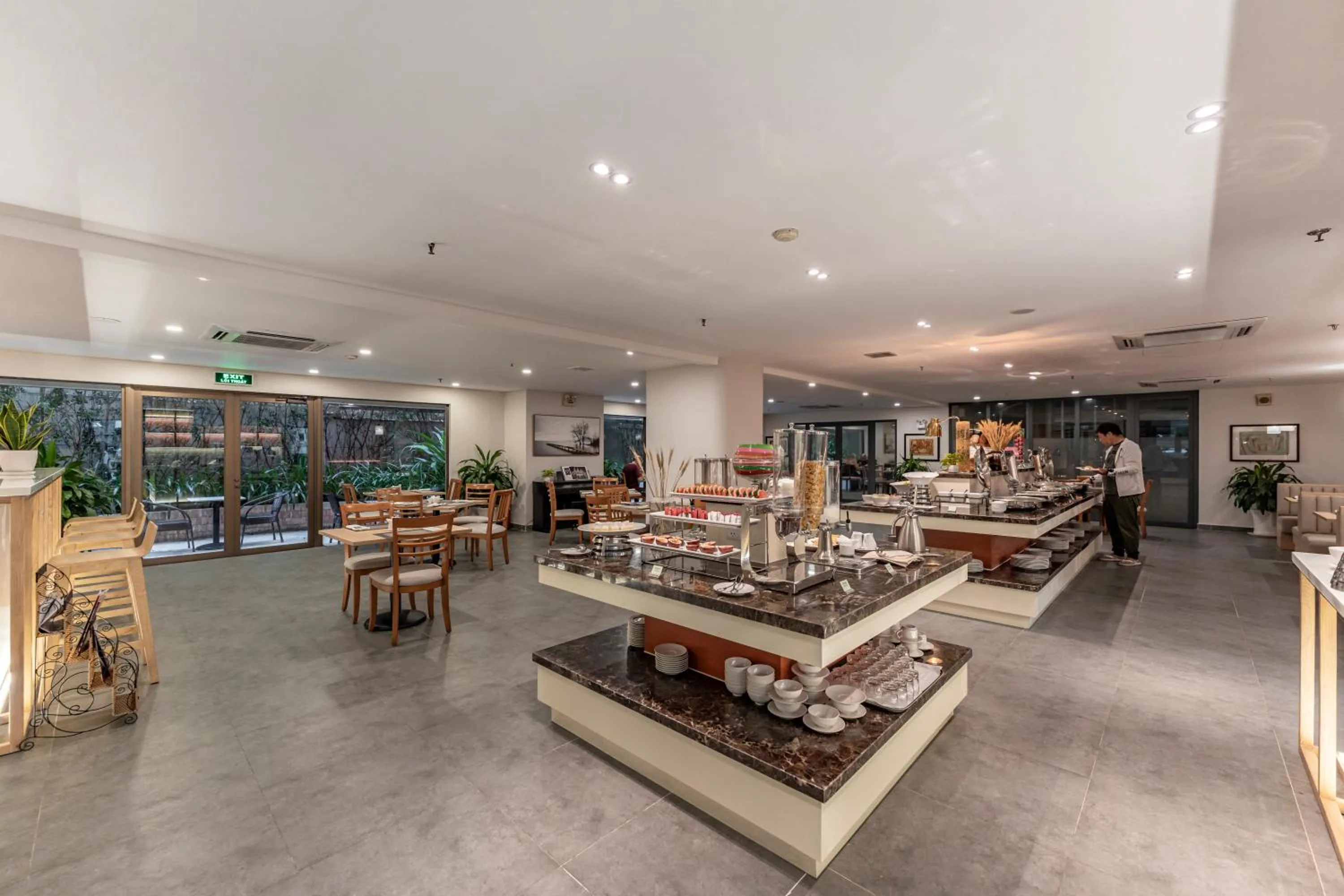 Restaurant/places to eat in Garden View Court Suites Ho Chi Minh City