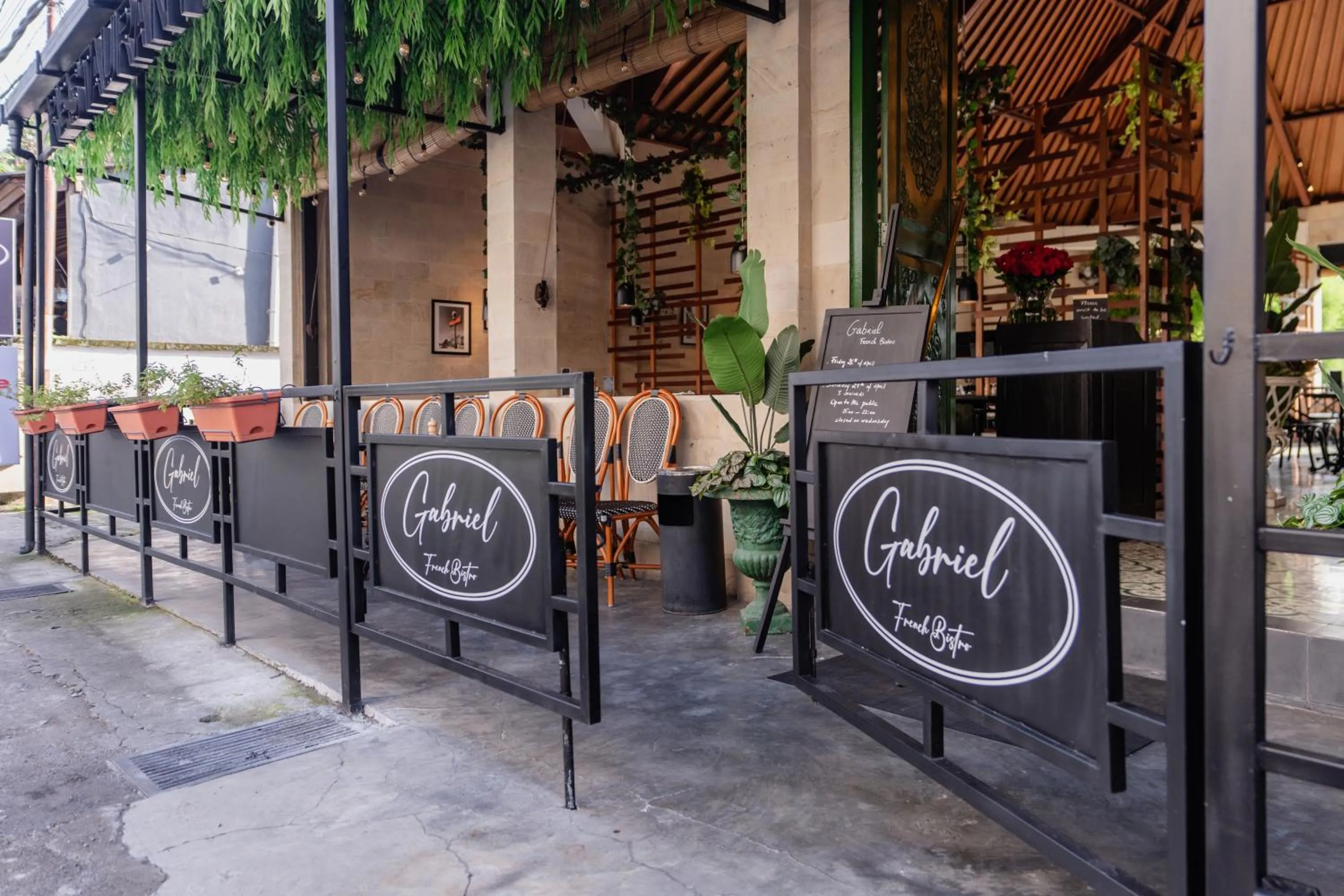 Restaurant/places to eat in Rouge - Villas Ubud