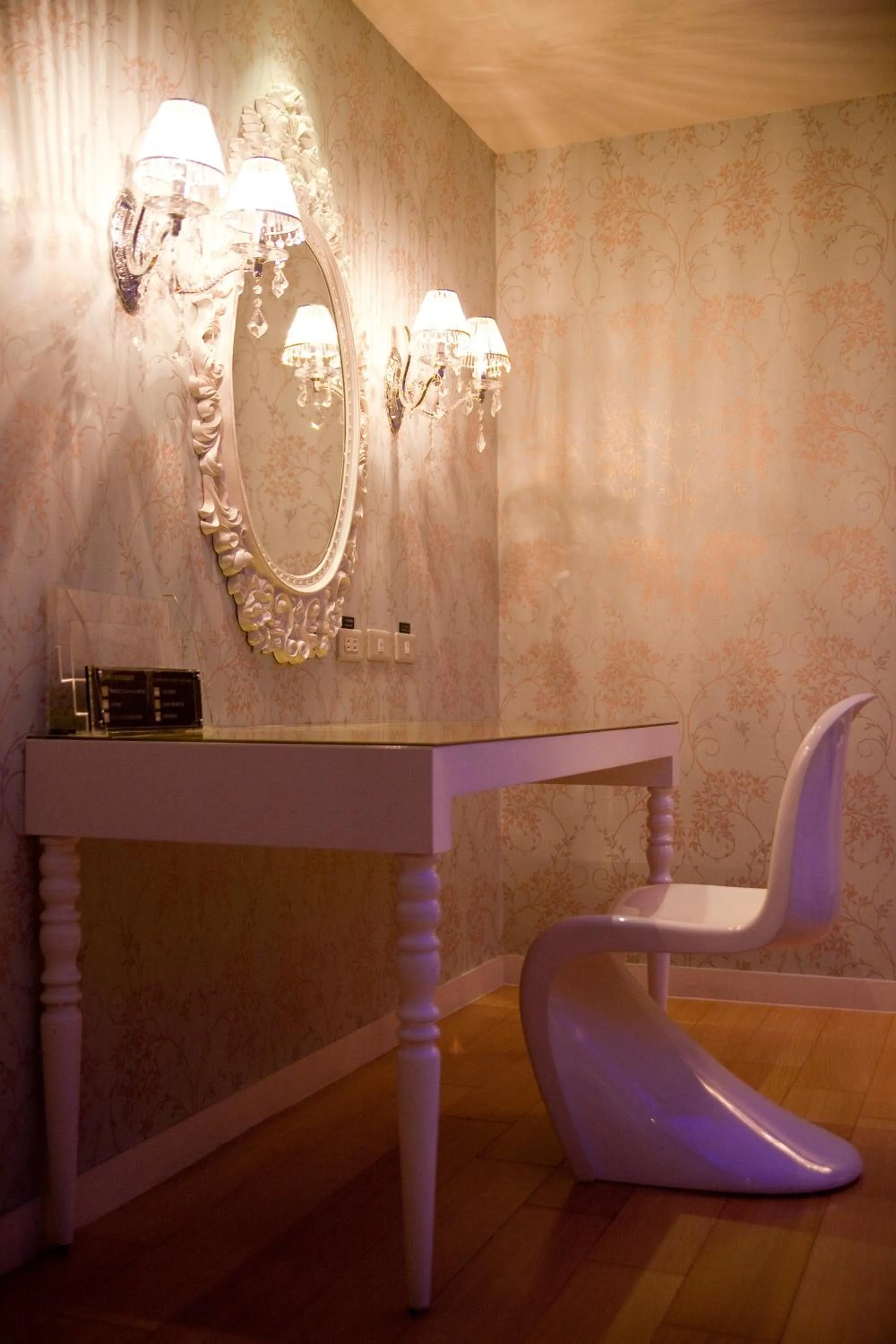 Decorative detail in Wego Hotel - Linsen