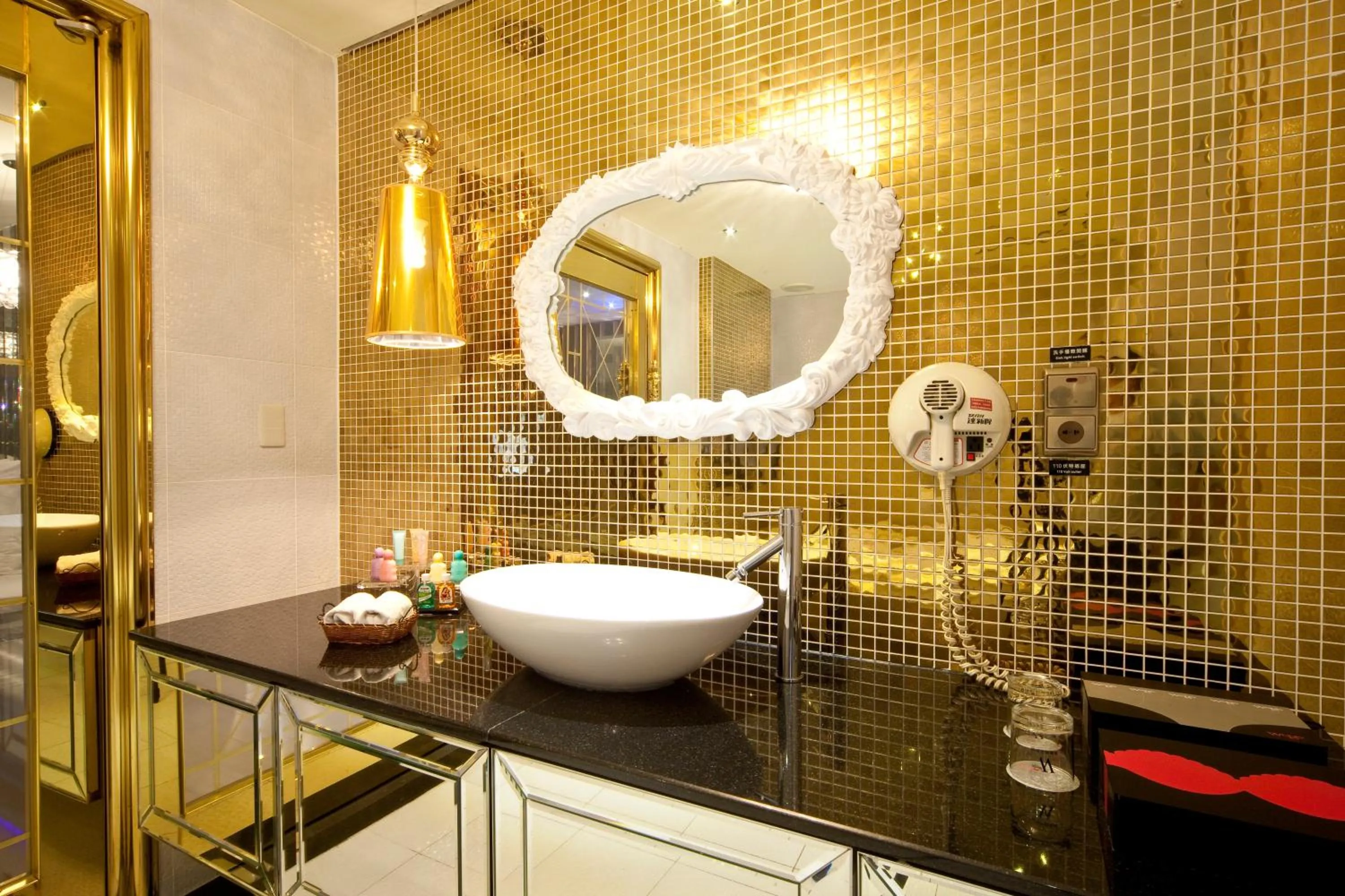 Decorative detail in Wego Hotel - Linsen