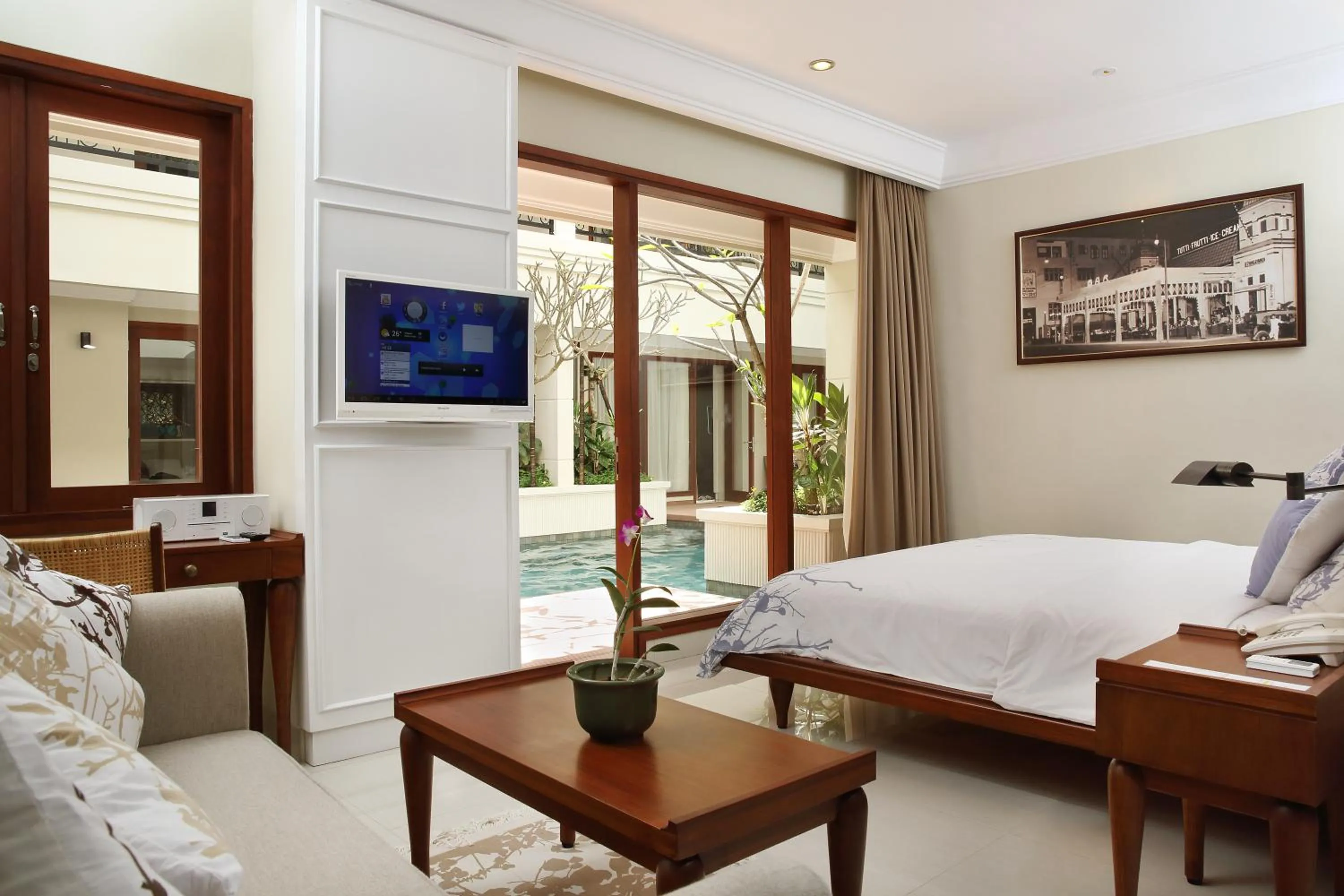 TV and multimedia, Bed in Seminyak Lagoon All Suites Hotel