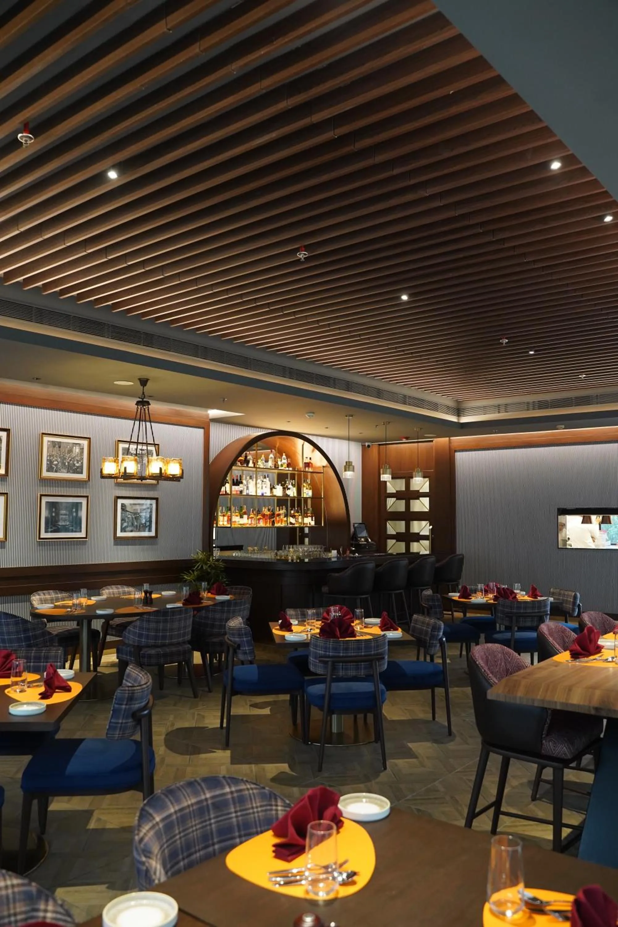 Restaurant/places to eat in Courtyard by Marriott Bhopal