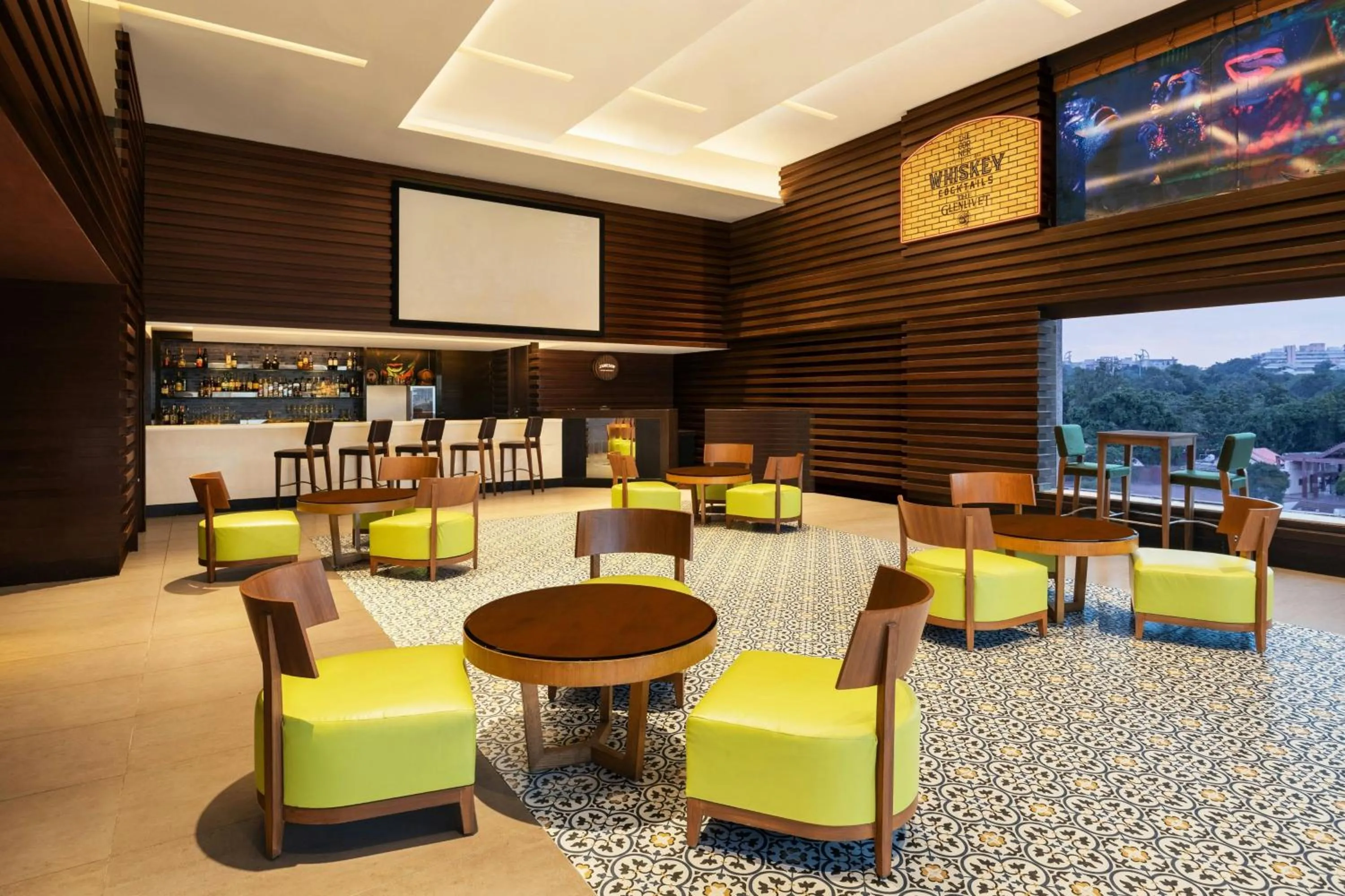 Lounge or bar in Courtyard by Marriott Bhopal