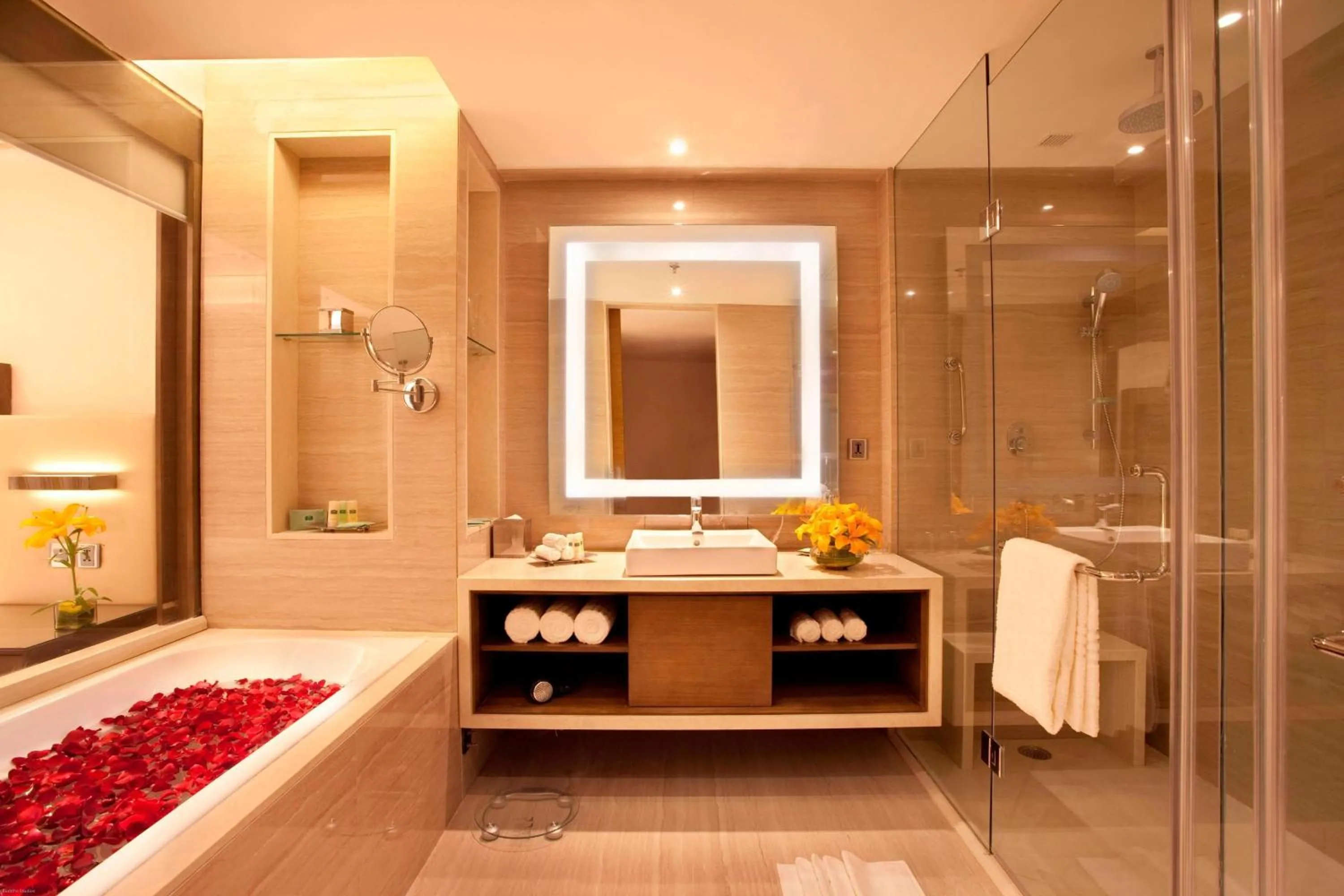 Bathroom in Courtyard by Marriott Bhopal