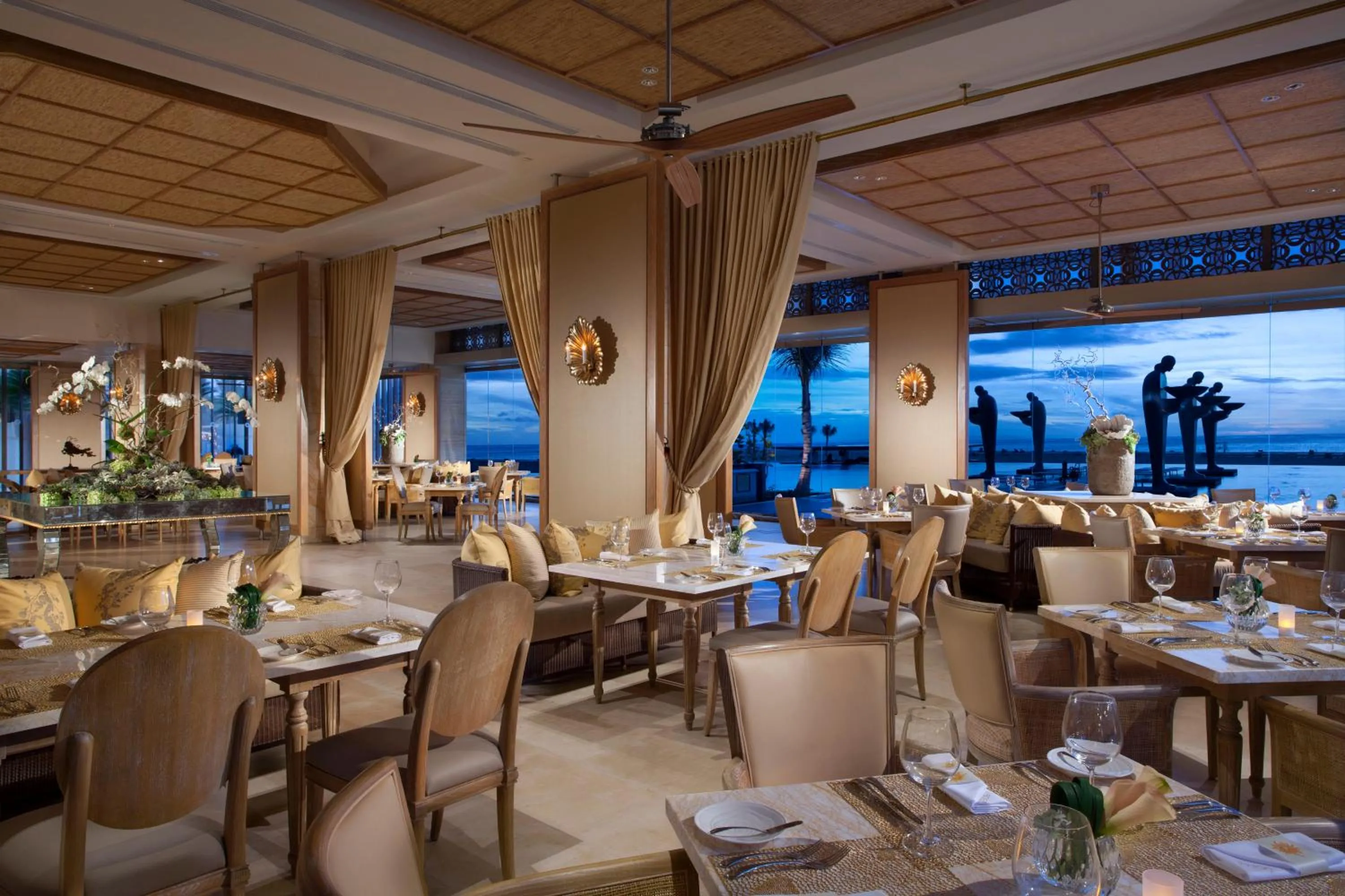 Restaurant/places to eat in Mulia Resort