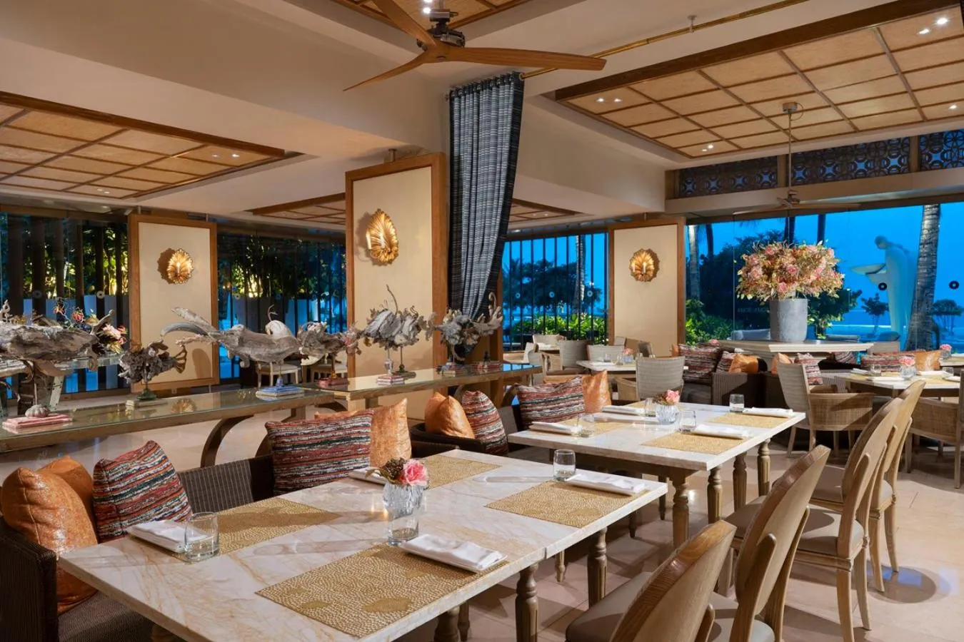 Restaurant/places to eat in Mulia Villas