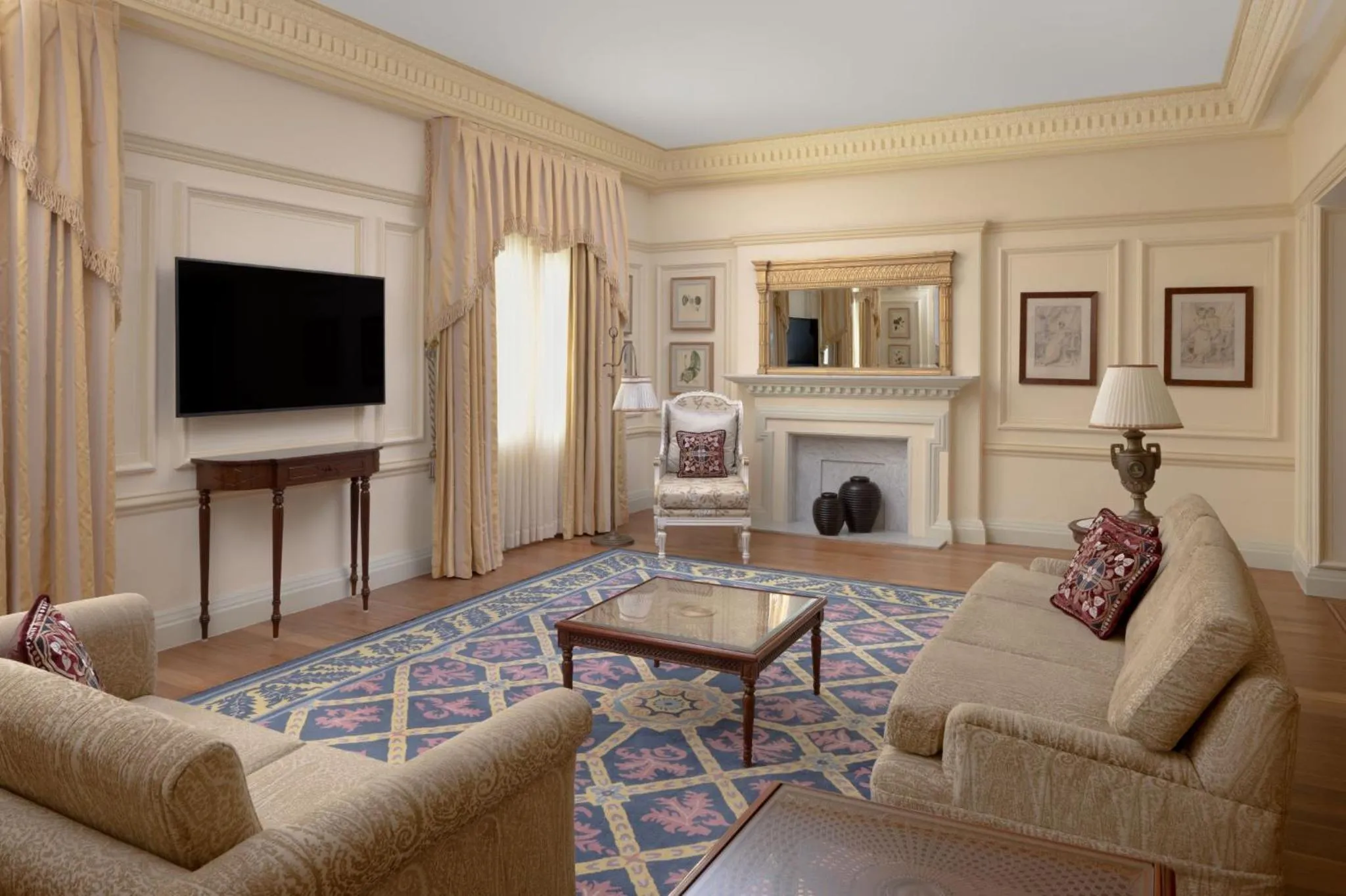 Manor King Suite -Club Lounge Access - single occupancy in ITC Windsor, a Luxury Collection Hotel, Bengaluru