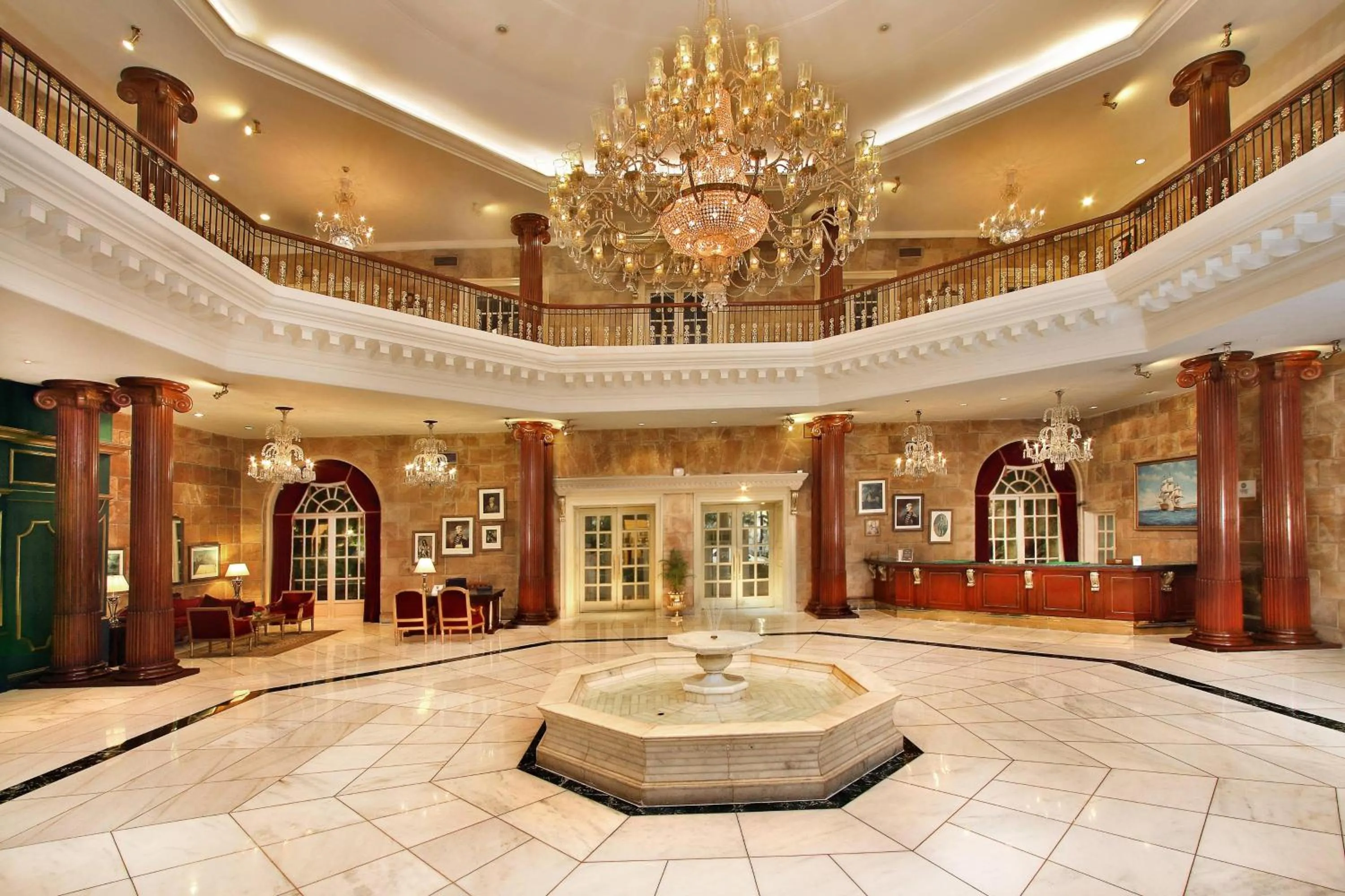 Lobby or reception in ITC Windsor, a Luxury Collection Hotel, Bengaluru