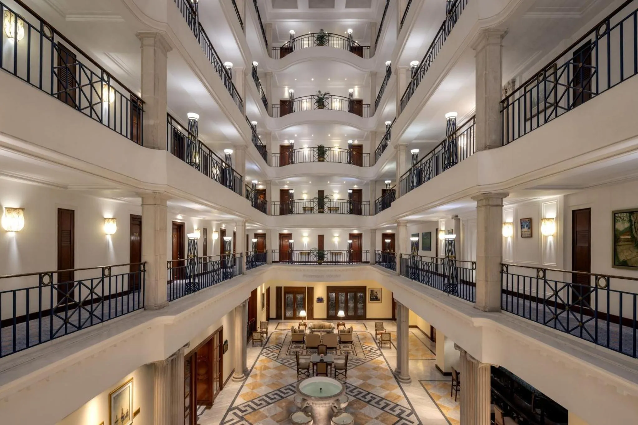 Lobby or reception in ITC Windsor, a Luxury Collection Hotel, Bengaluru