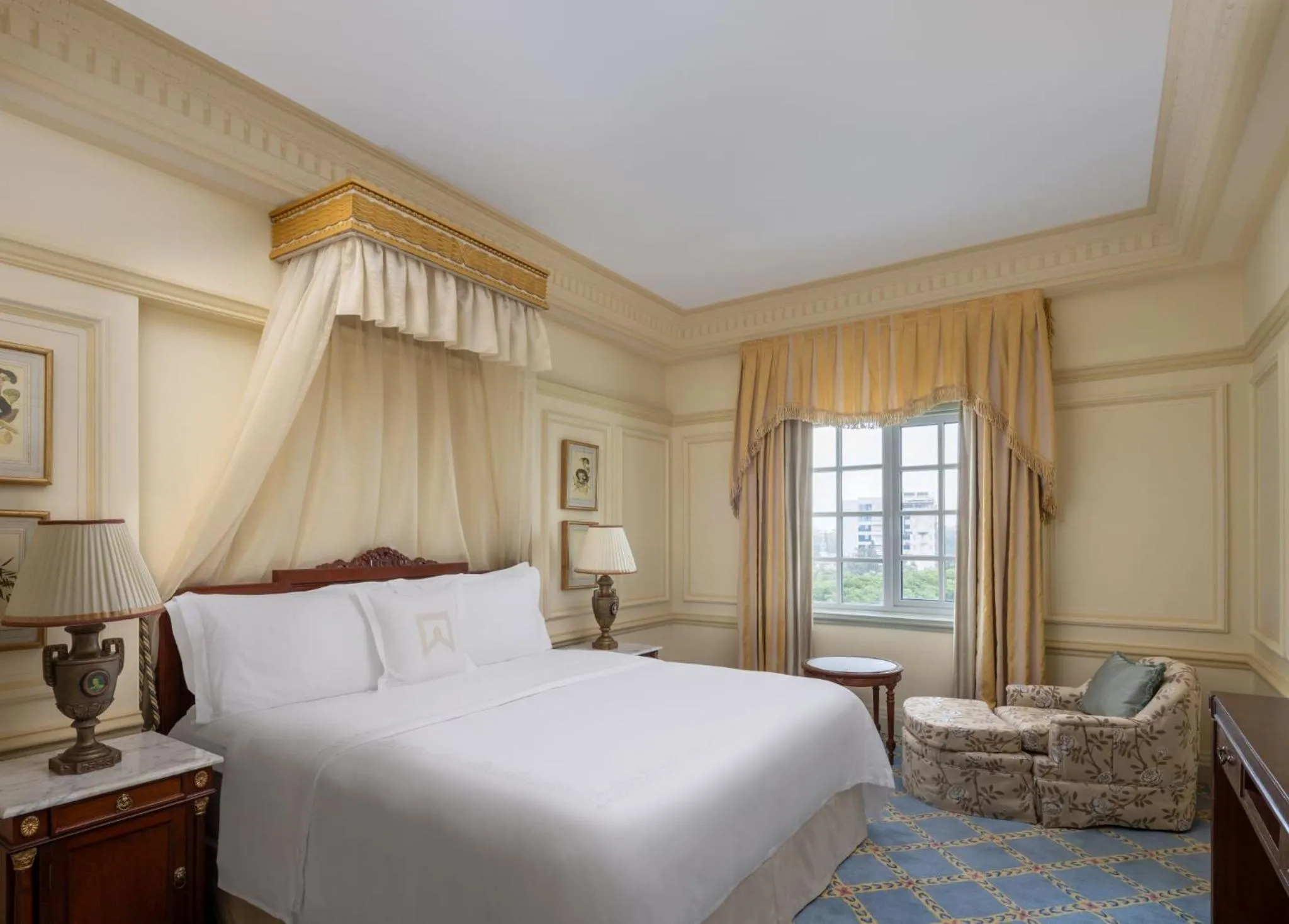 Bed in ITC Windsor, a Luxury Collection Hotel, Bengaluru