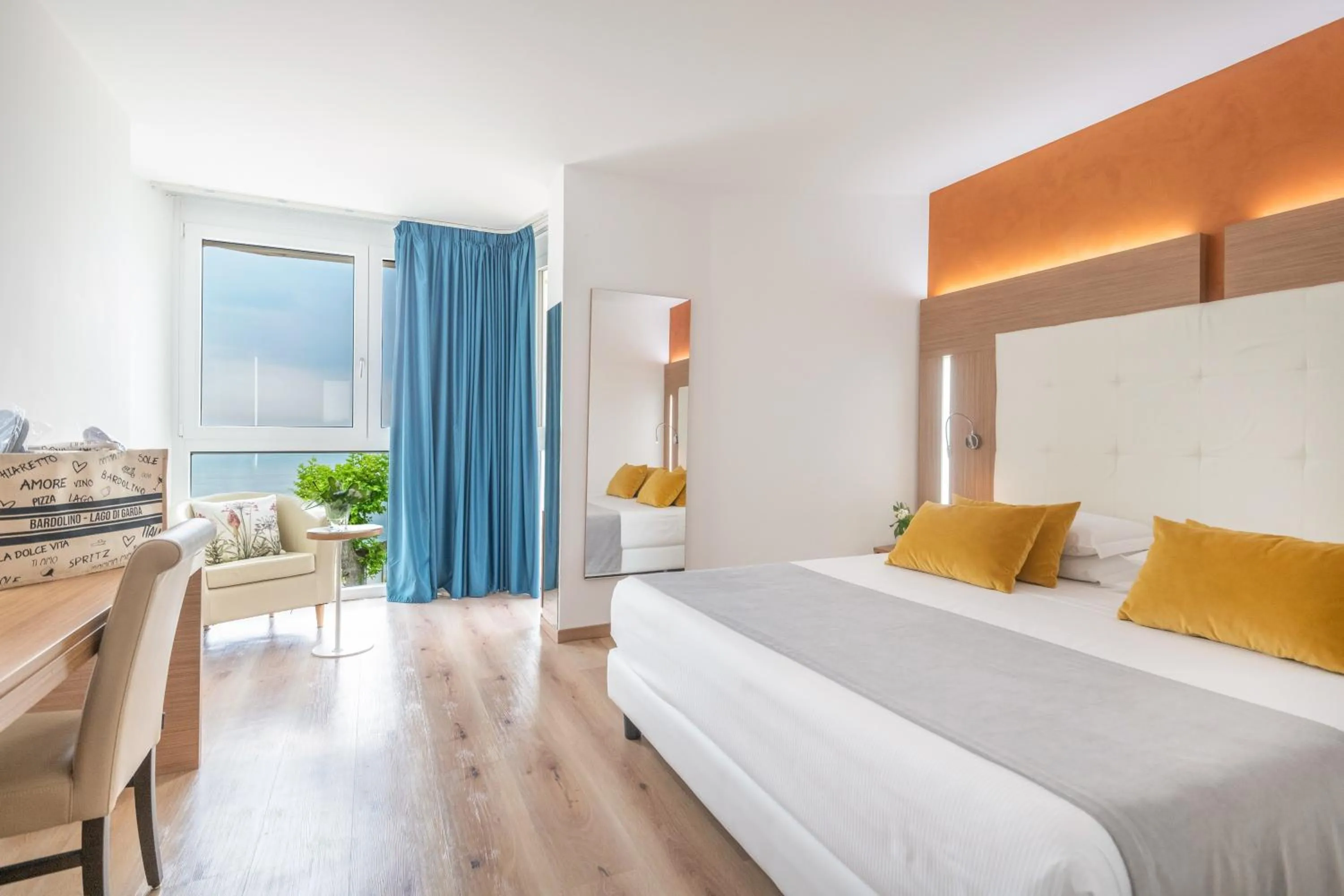 Photo of the whole room, Bed in Kriss Internazionale Hotel