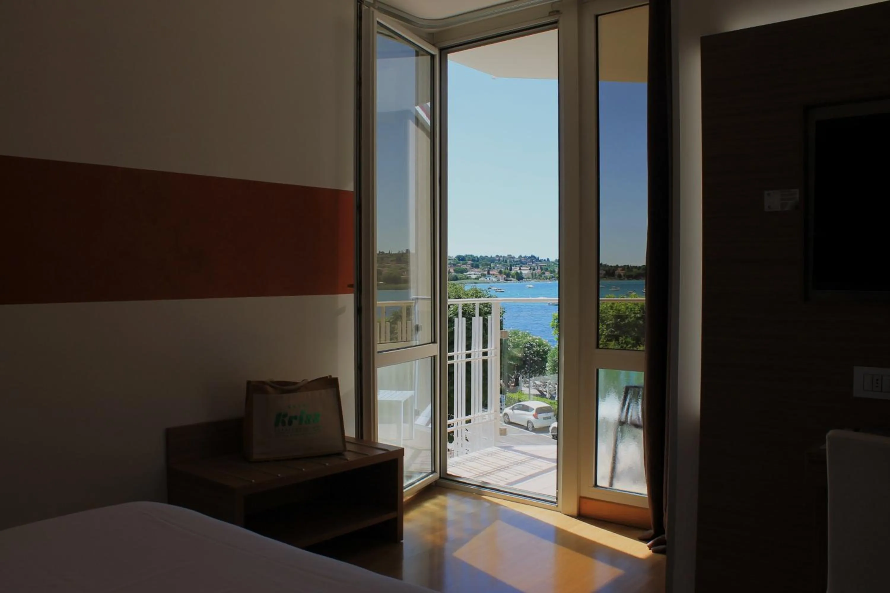 View (from property/room), Bed in Kriss Internazionale Hotel