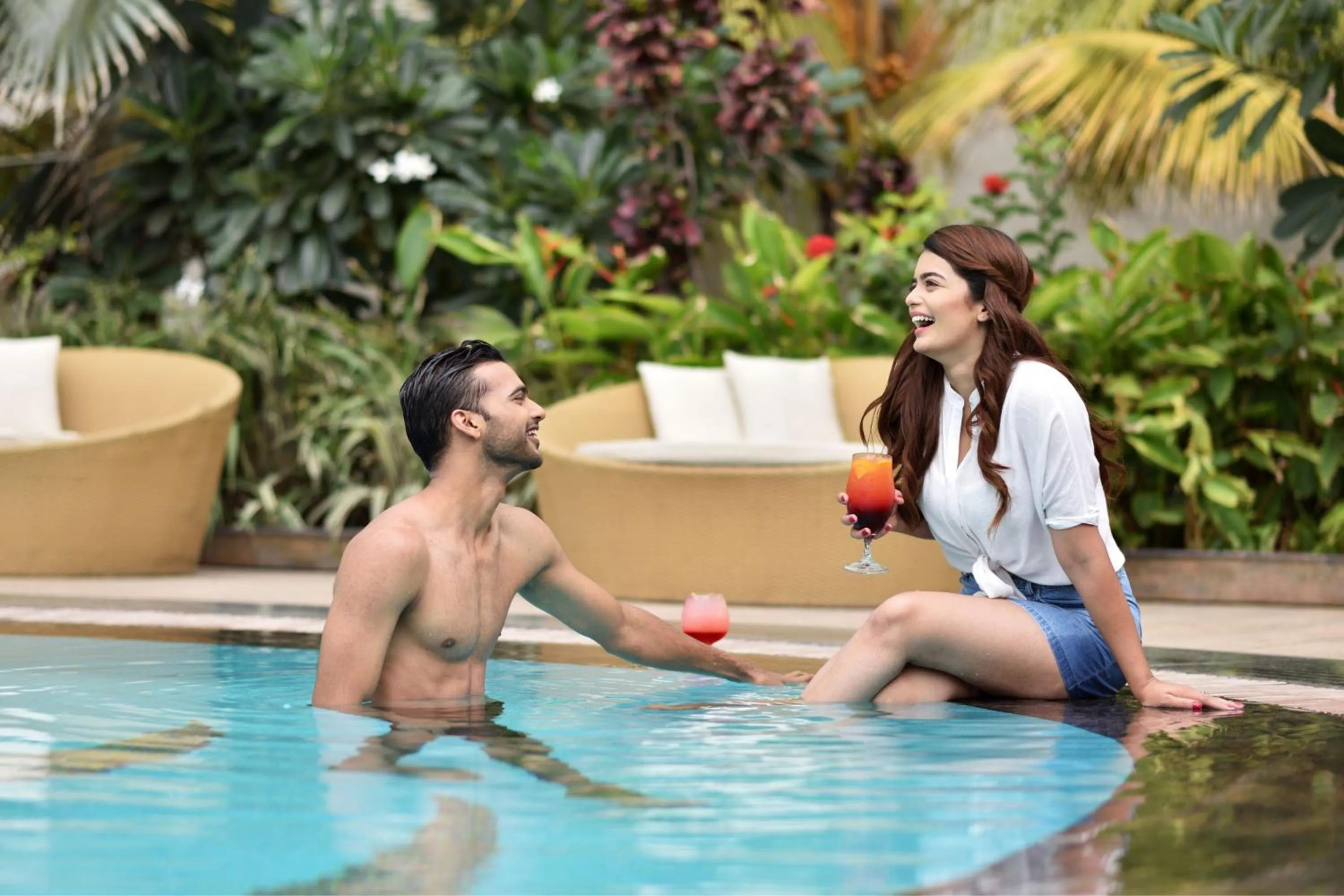 Swimming pool in Bengaluru Marriott Hotel Whitefield