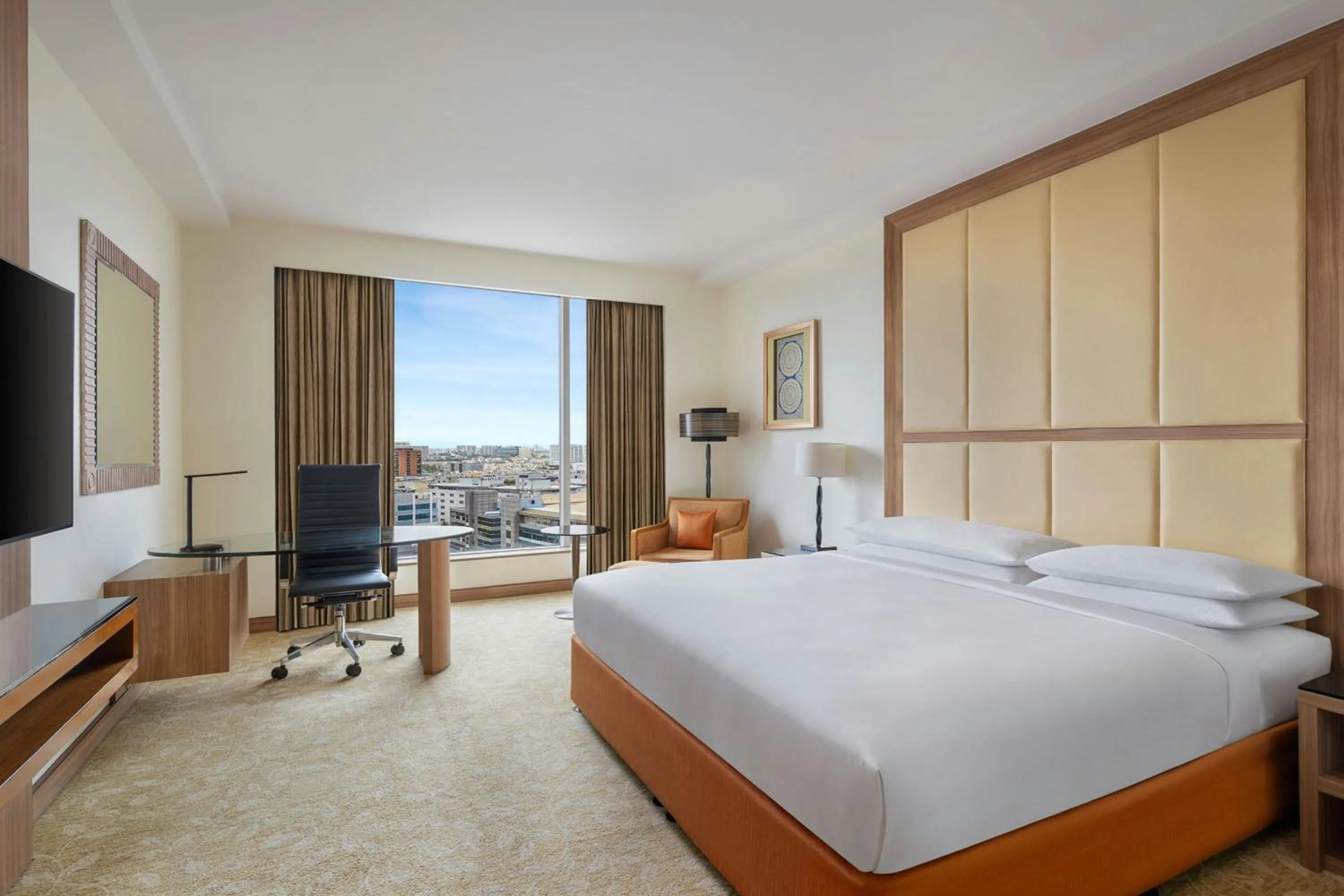 Bedroom, Bed in Bengaluru Marriott Hotel Whitefield