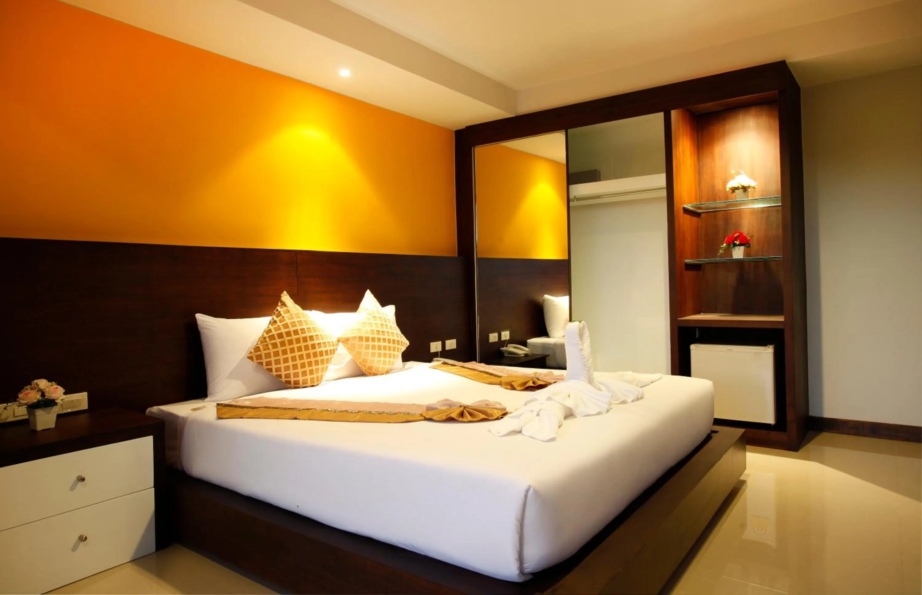 Nize Hotel (SHA Plus)