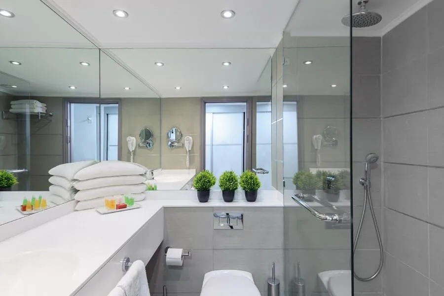 Bathroom in Leonardo Club Eilat - All Inclusive